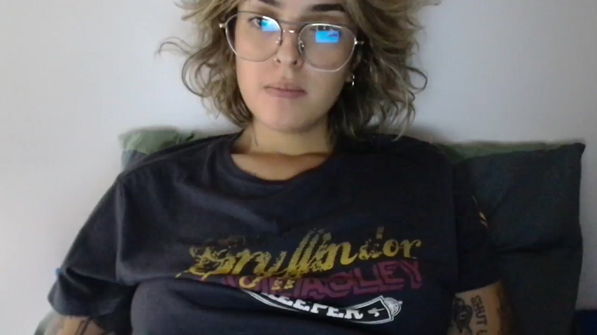 Gallery image thumbnail from RiversideCA's myfreecams stream on, 05/18/2024, 18:57 image 16 of 20
