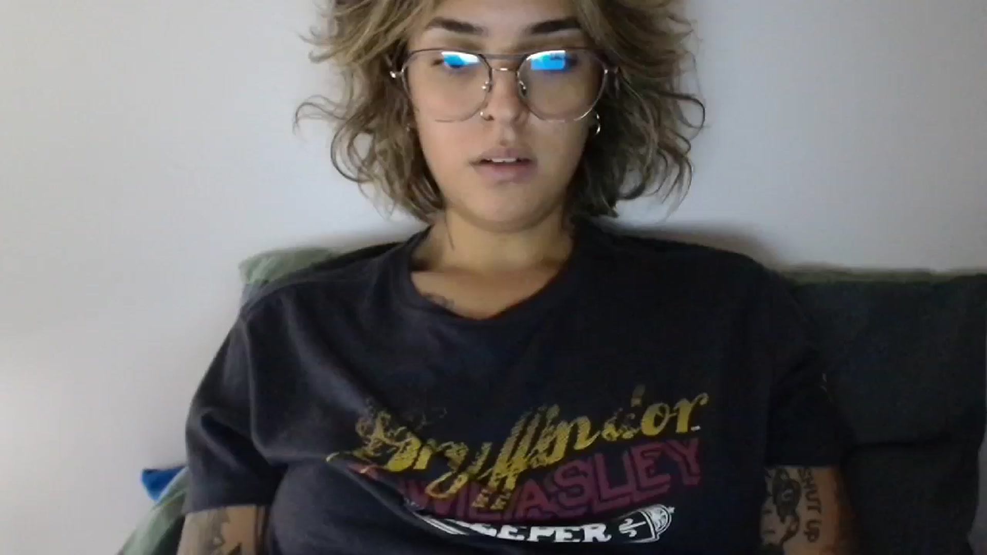 Gallery image thumbnail from RiversideCA's myfreecams stream on, 05/18/2024, 18:57 image 5 of 20