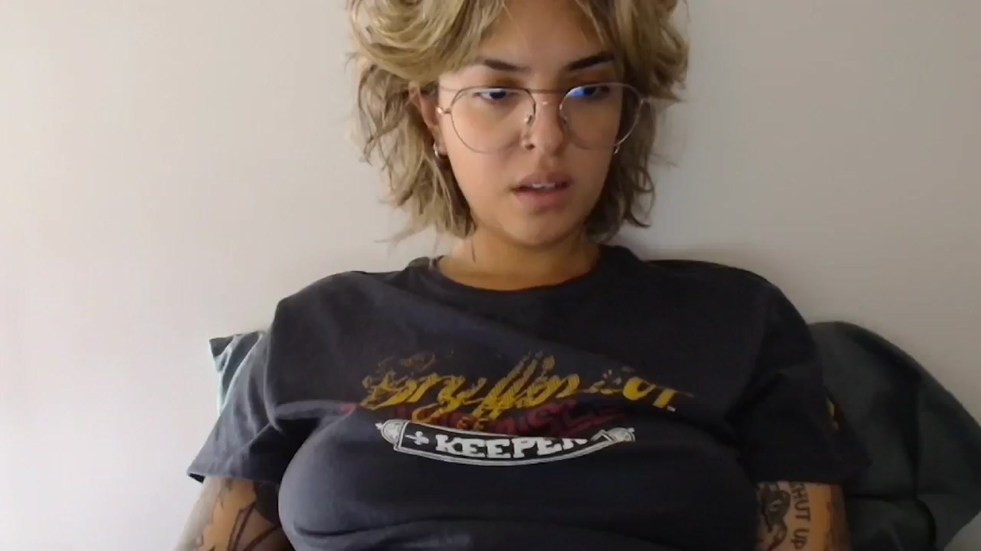 Gallery image thumbnail from RiversideCA's myfreecams stream on, 05/20/2024, 16:09 image 6 of 20