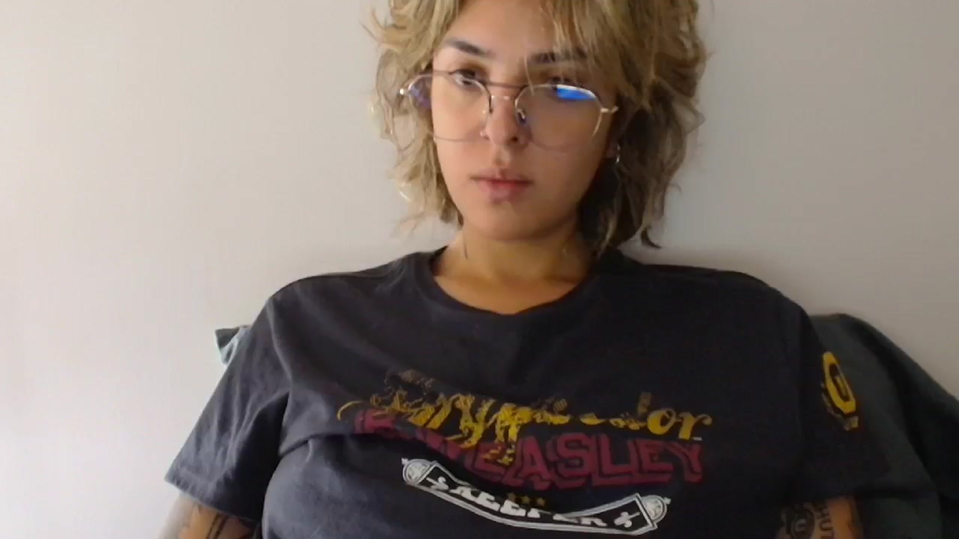 Gallery image thumbnail from RiversideCA's myfreecams stream on, 05/20/2024, 16:09 image 8 of 20