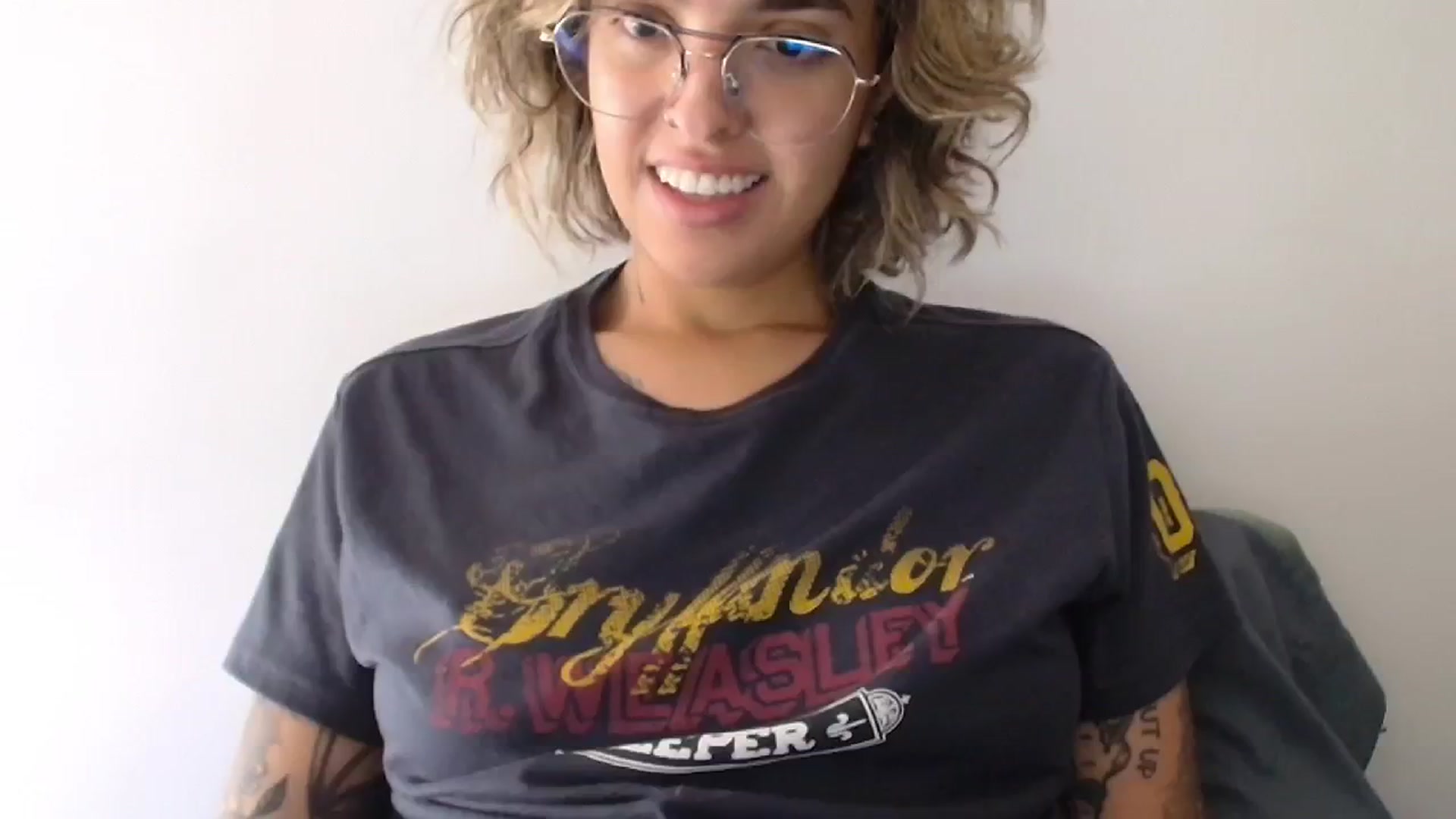 Gallery image thumbnail from RiversideCA's myfreecams stream on, 05/21/2024, 15:33 image 17 of 20