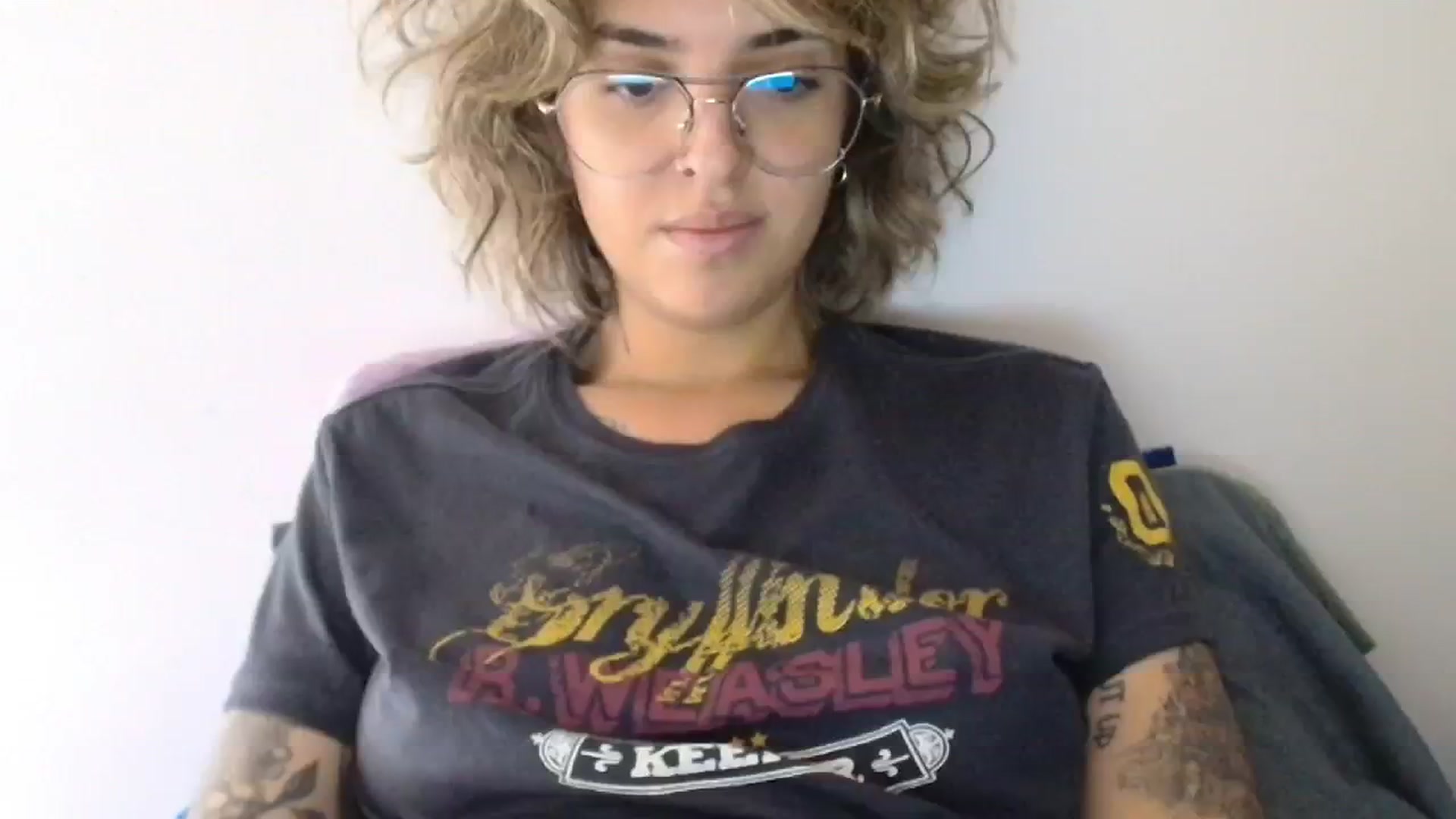Gallery image thumbnail from RiversideCA's myfreecams stream on, 05/21/2024, 17:09 image 17 of 20