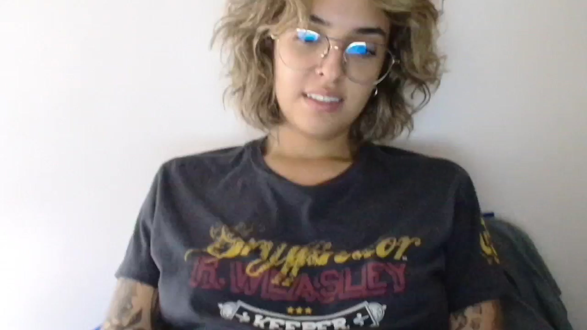 Gallery image thumbnail from RiversideCA's myfreecams stream on, 05/21/2024, 17:09 image 5 of 20