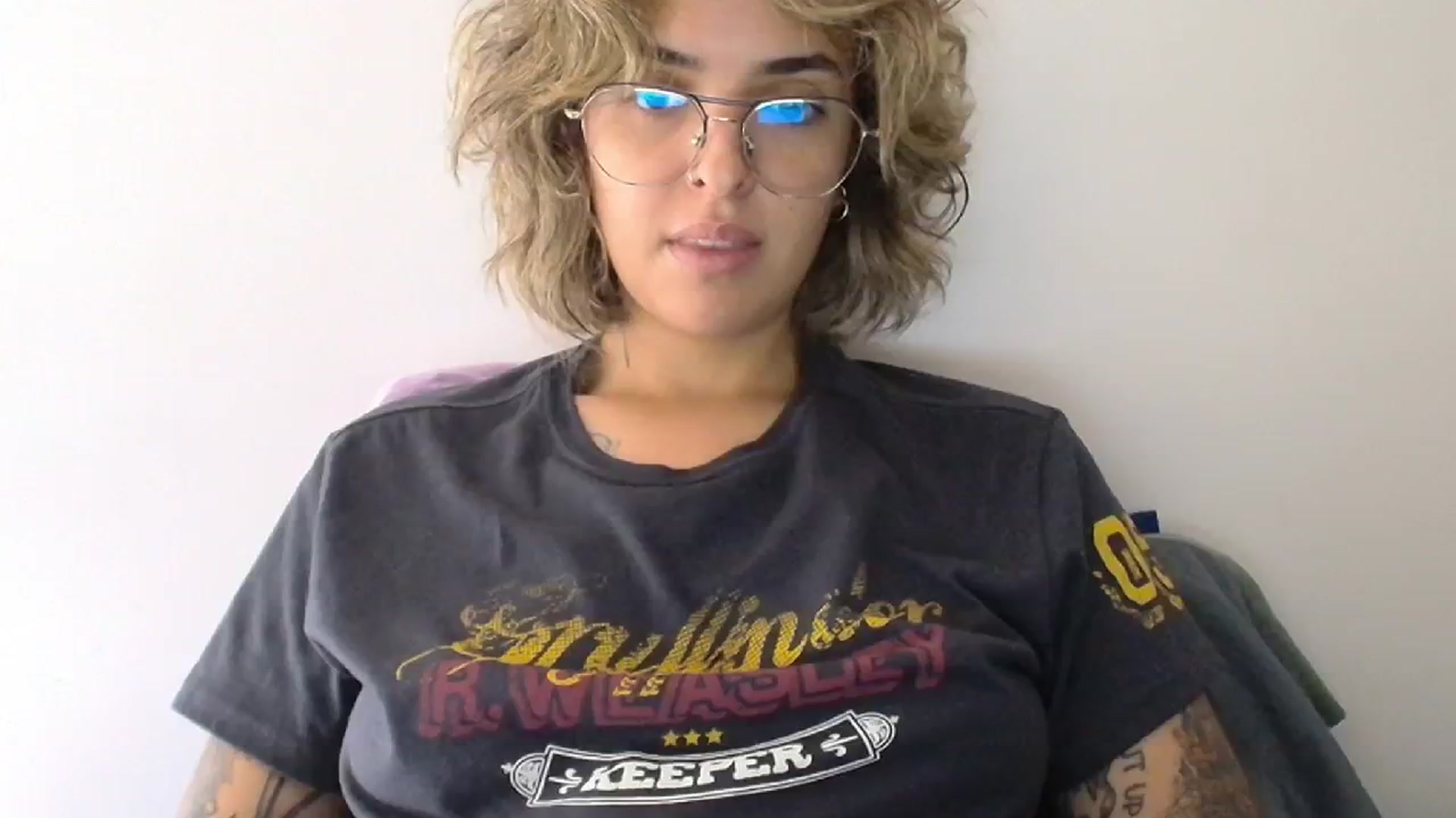 Gallery image thumbnail from RiversideCA's myfreecams stream on, 05/21/2024, 17:09 image 14 of 20