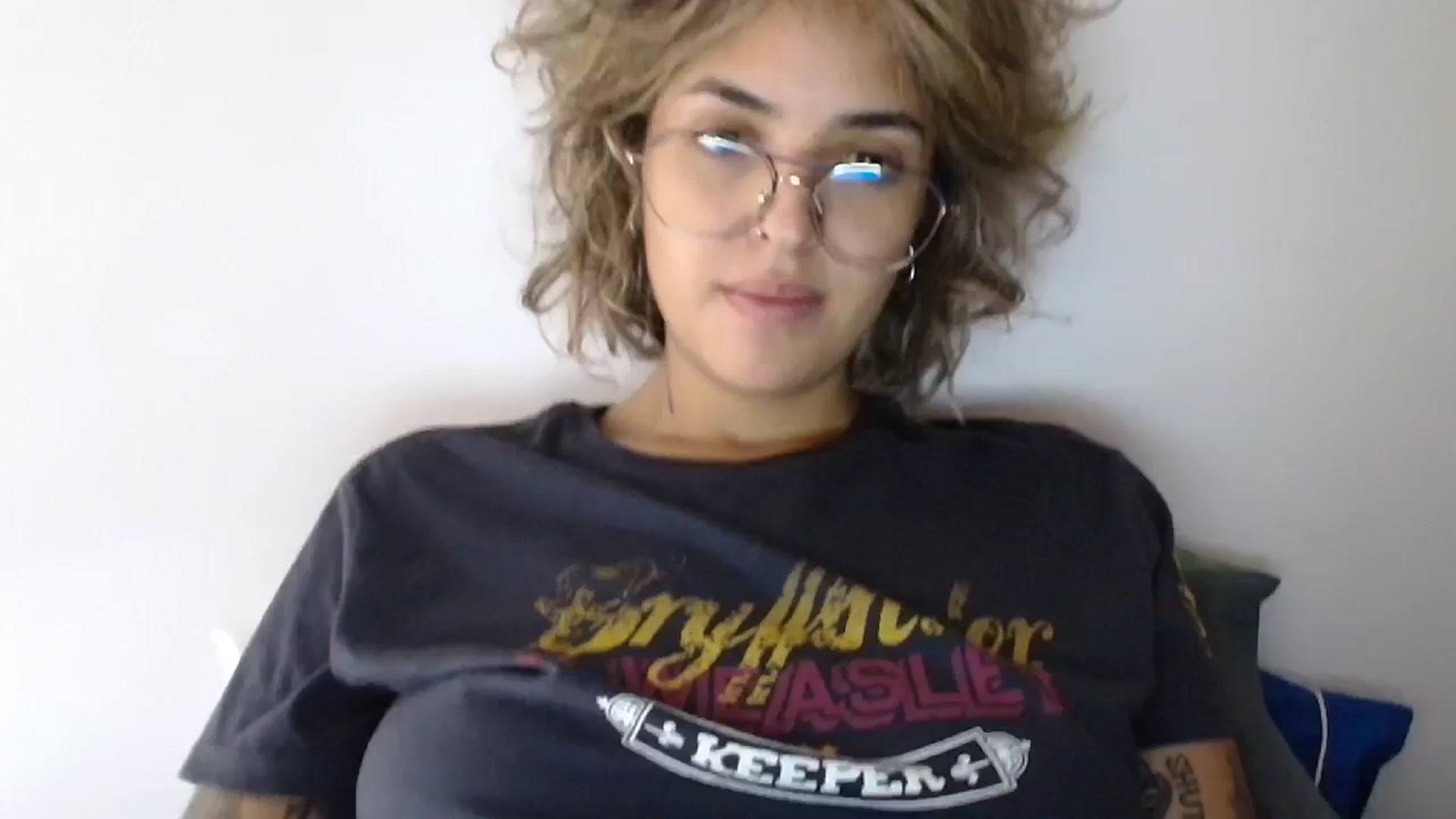 Gallery image thumbnail from RiversideCA's myfreecams stream on, 05/22/2024, 17:34 image 17 of 20