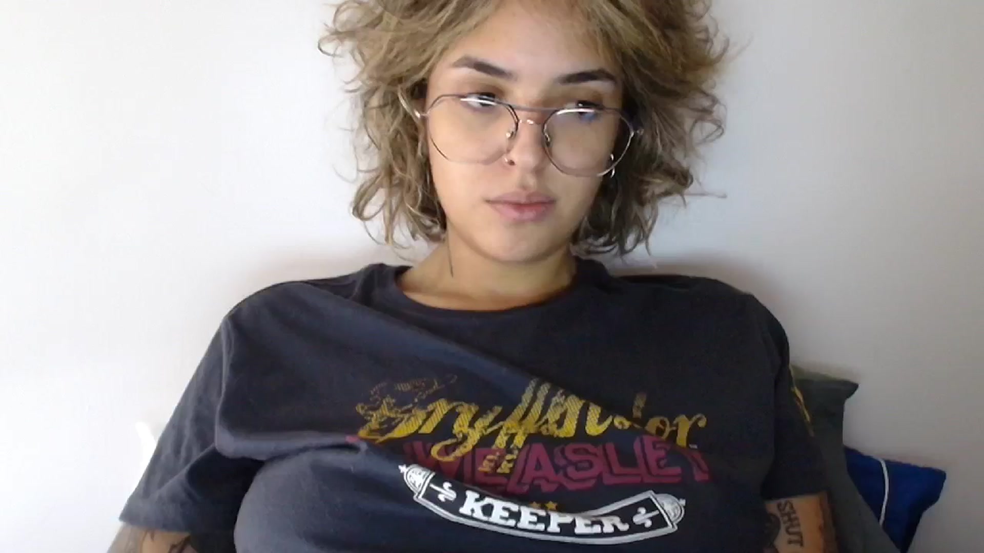 Gallery image thumbnail from RiversideCA's myfreecams stream on, 05/22/2024, 17:34 image 16 of 20