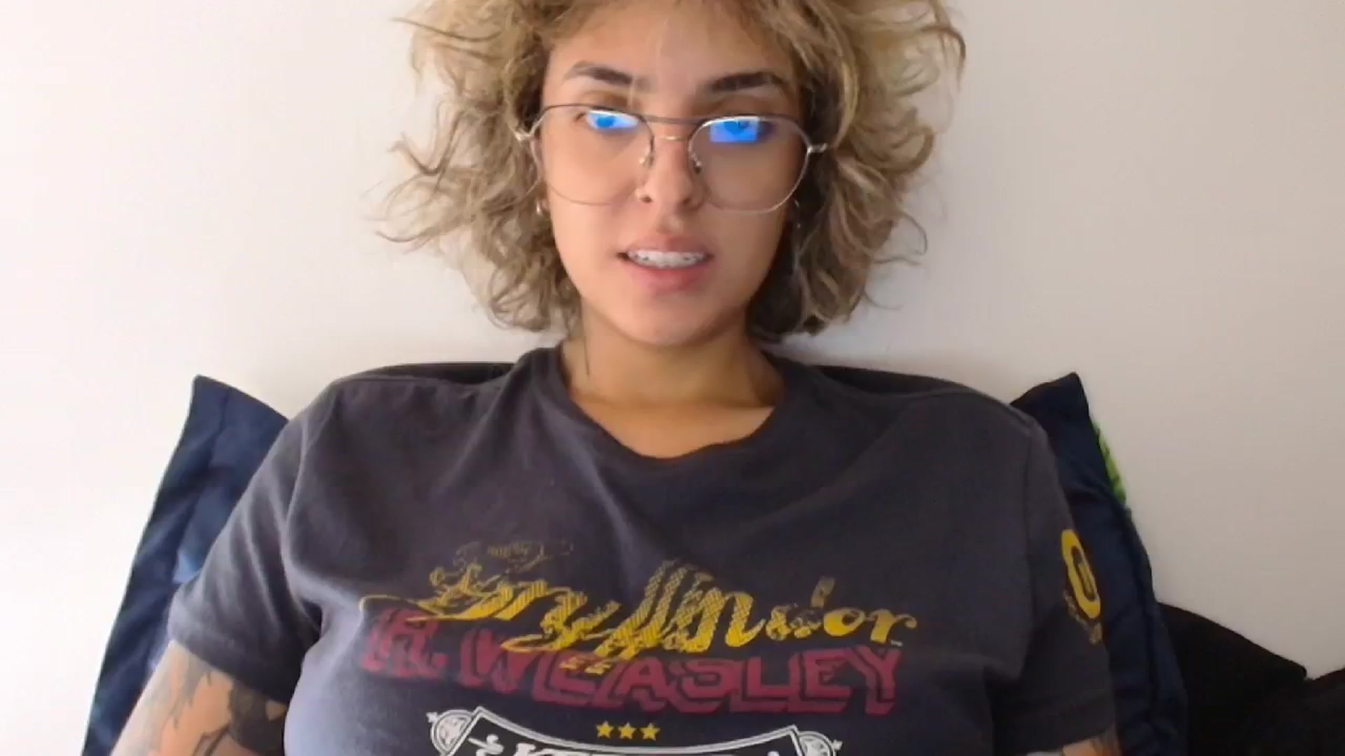 Gallery image thumbnail from RiversideCA's myfreecams stream on, 05/23/2024, 17:52 image 3 of 20