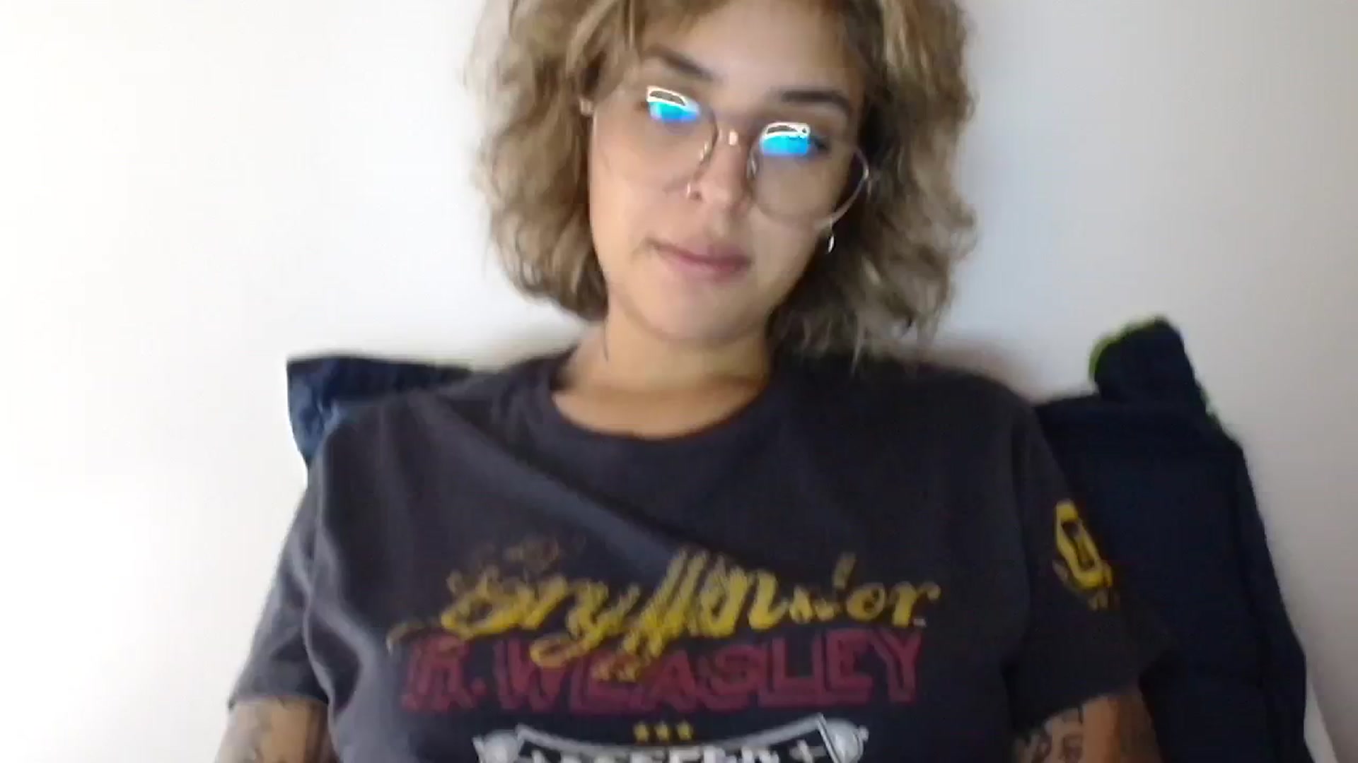 Gallery image thumbnail from RiversideCA's myfreecams stream on, 05/29/2024, 16:09 image 18 of 20