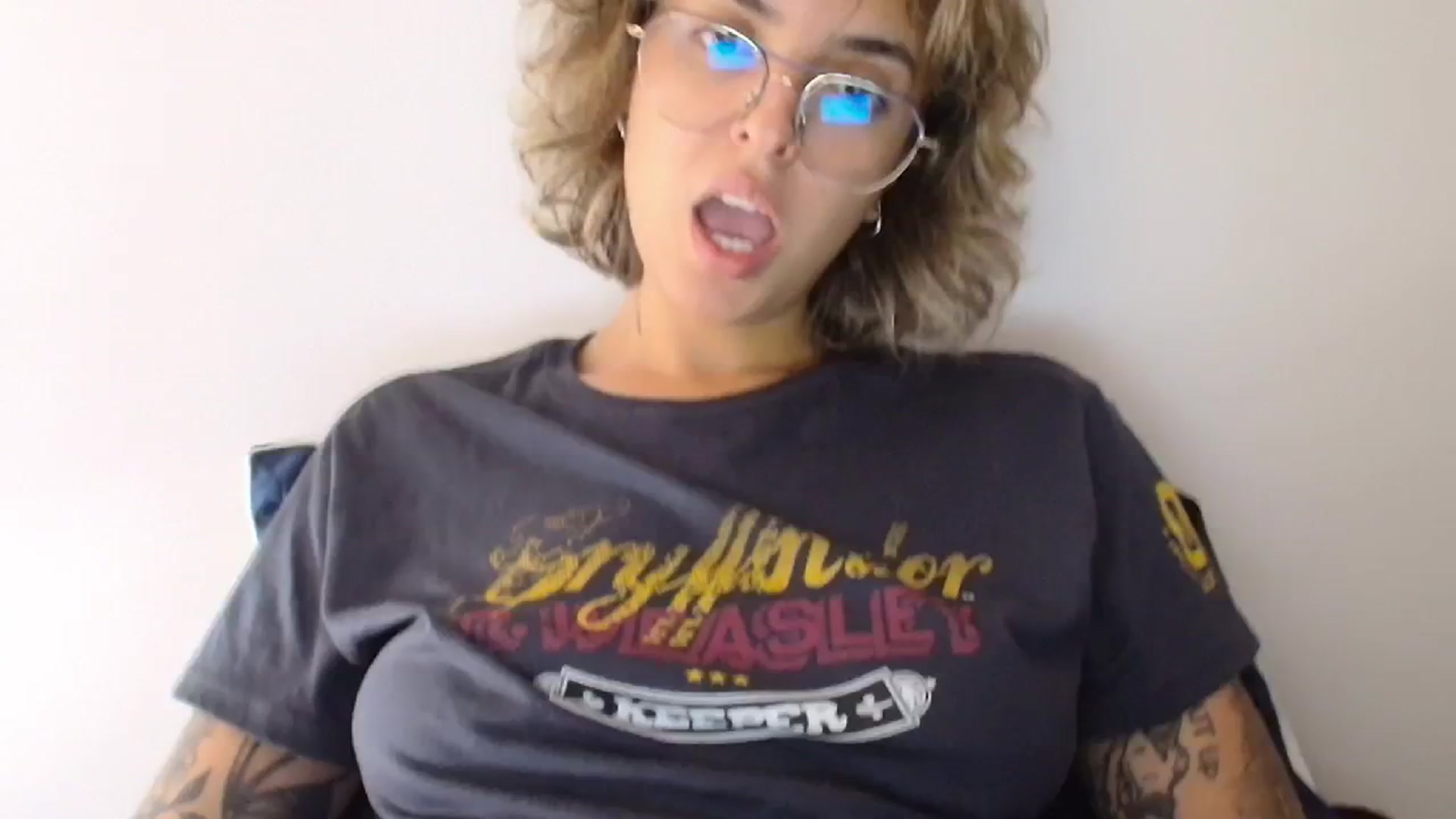 Gallery image thumbnail from RiversideCA's myfreecams stream on, 05/29/2024, 16:56 image 15 of 20