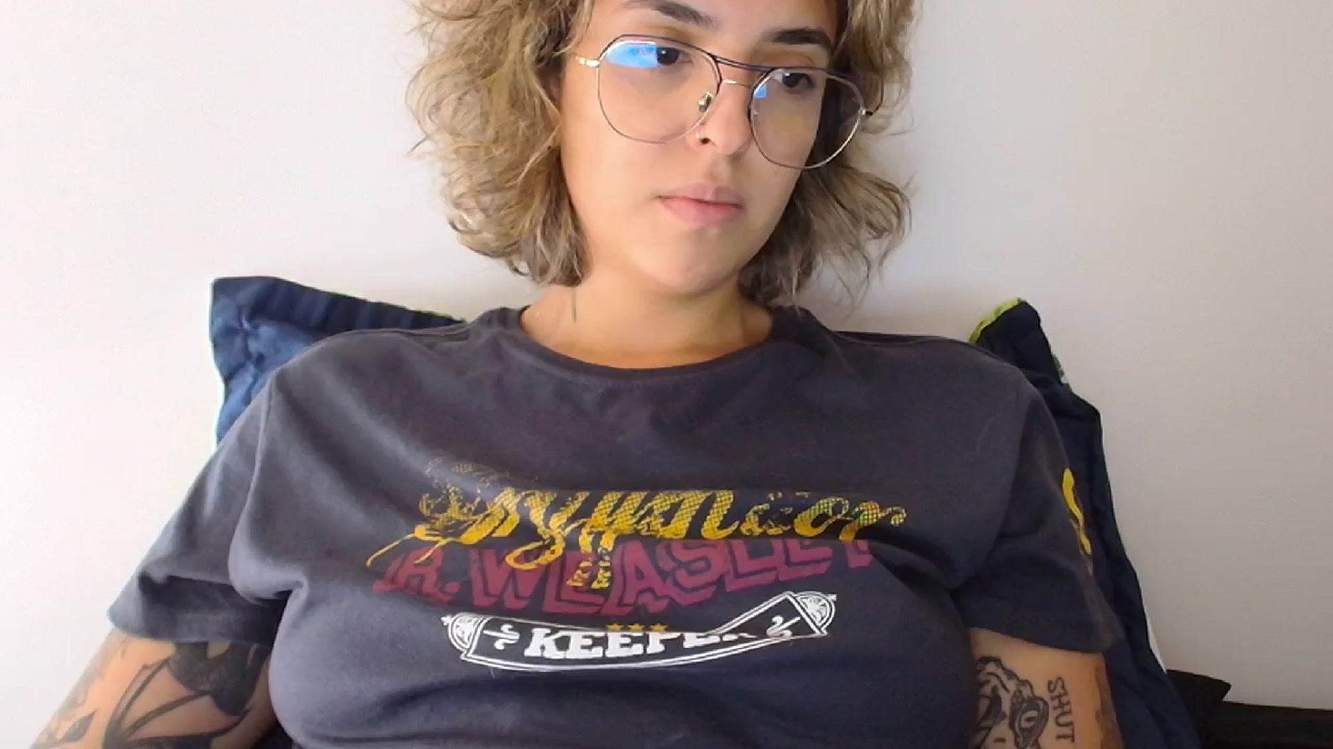 Gallery image thumbnail from RiversideCA's myfreecams stream on, 05/29/2024, 18:34 image 15 of 20