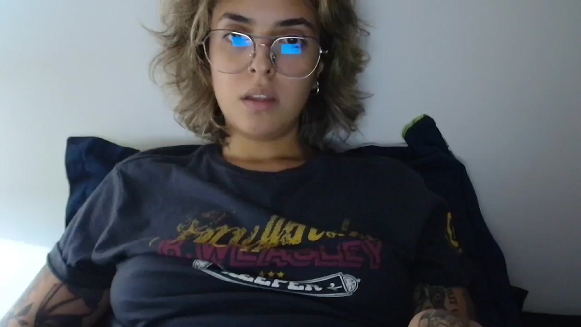 Gallery image thumbnail from RiversideCA's myfreecams stream on, 05/29/2024, 19:49 image 18 of 20
