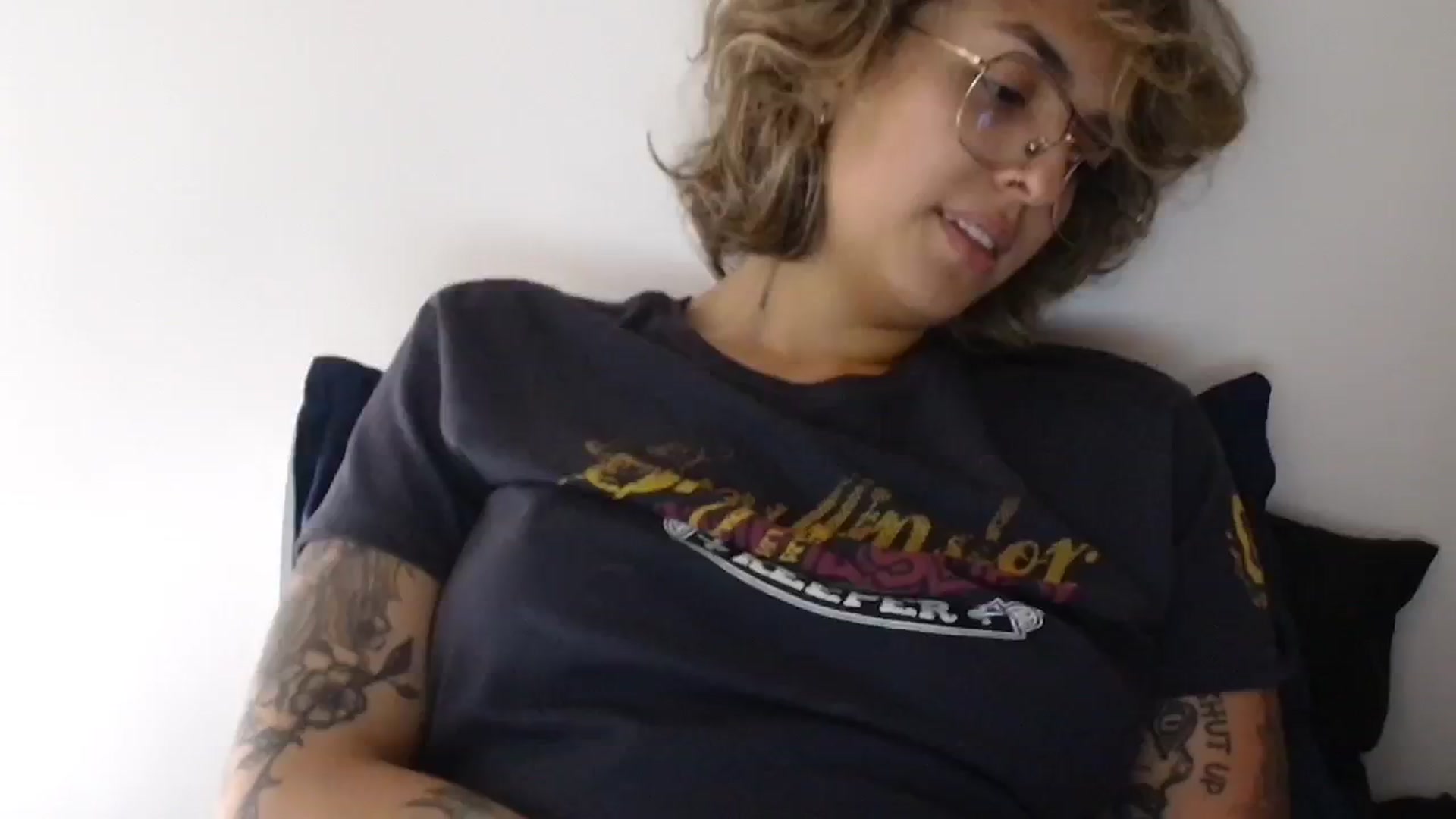 Gallery image thumbnail from RiversideCA's myfreecams stream on, 05/31/2024, 17:21 image 17 of 20