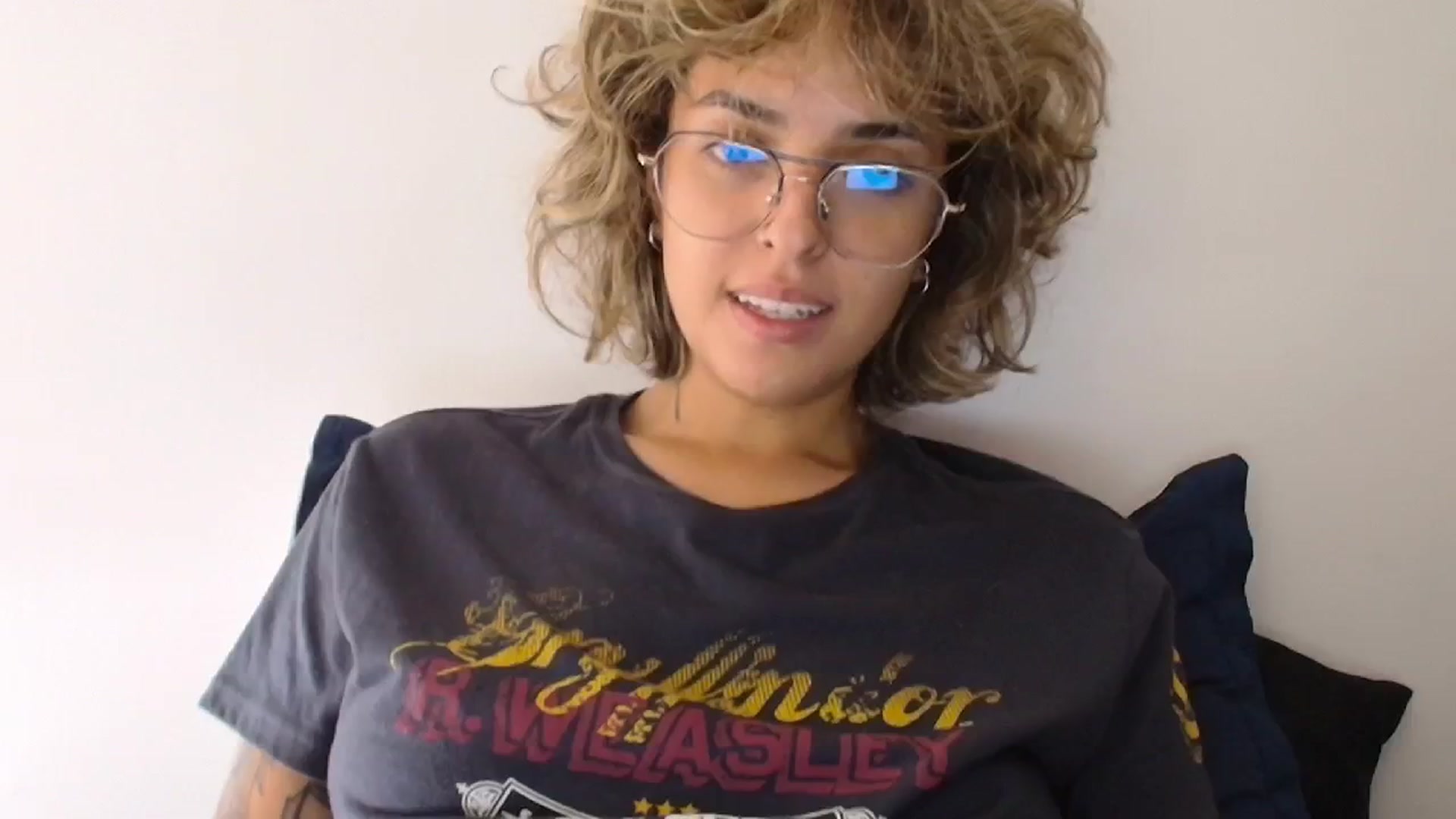 Gallery image thumbnail from RiversideCA's myfreecams stream on, 05/31/2024, 17:21 image 12 of 20