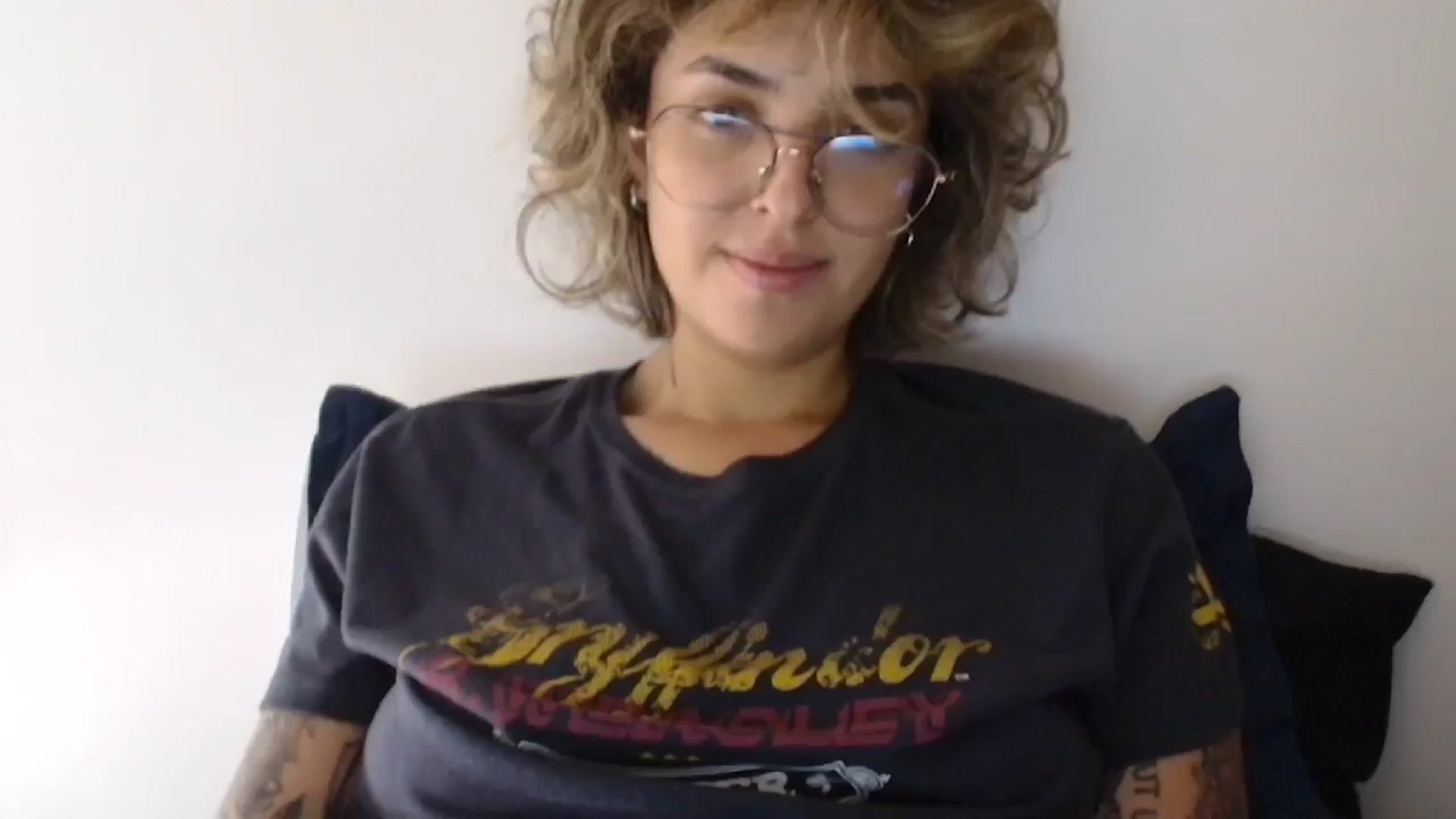 Gallery image thumbnail from RiversideCA's myfreecams stream on, 05/31/2024, 17:21 image 18 of 20
