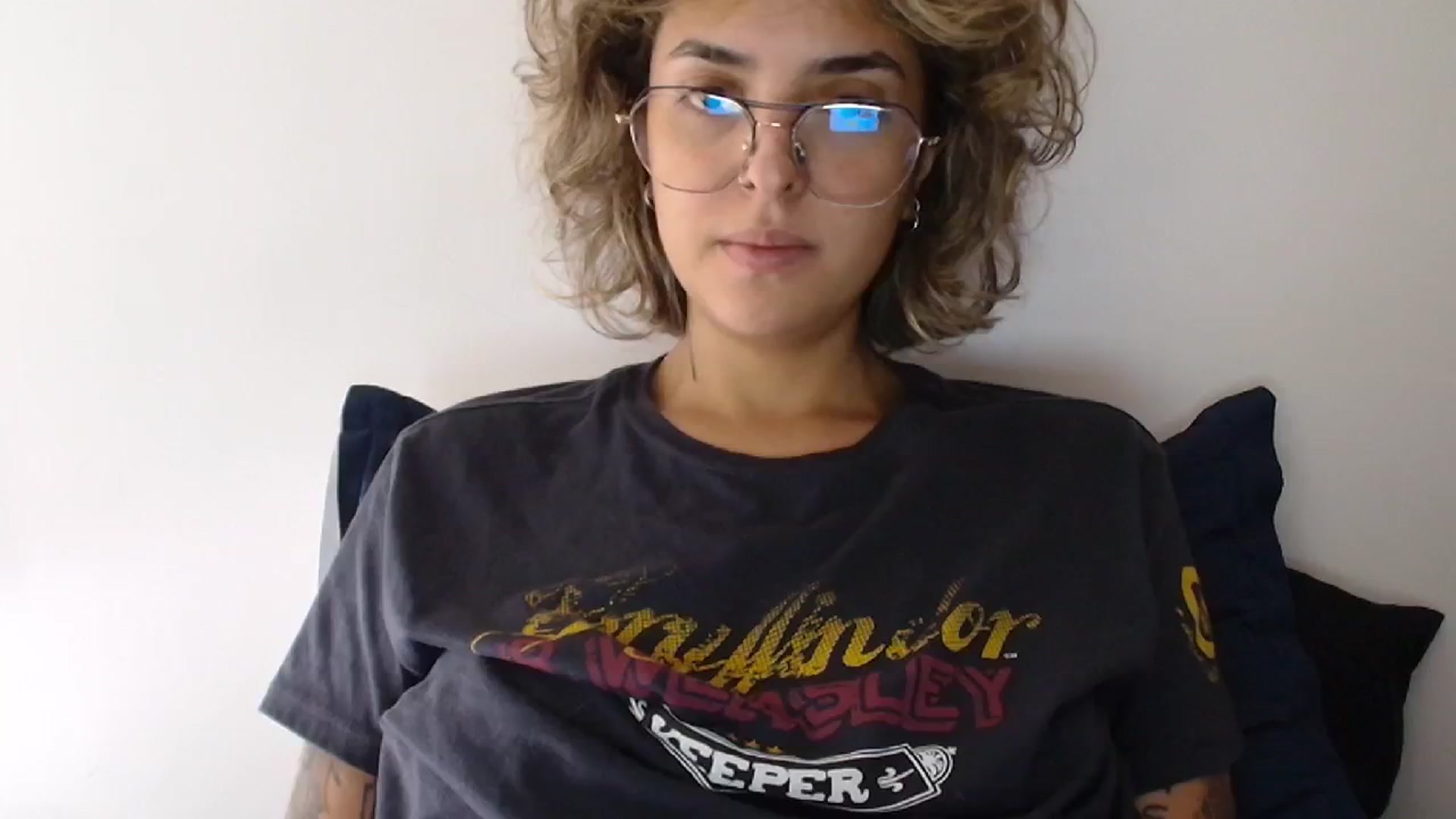 Gallery image thumbnail from RiversideCA's myfreecams stream on, 05/31/2024, 17:38 image 15 of 20