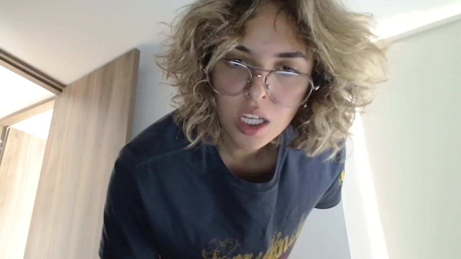 Gallery image thumbnail from RiversideCA's myfreecams stream on, 06/04/2024, 22:23 image 6 of 20