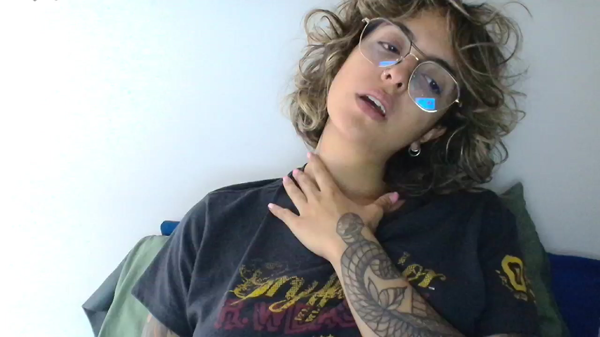 Gallery image thumbnail from RiversideCA's myfreecams stream on, 06/17/2024, 16:47 image 4 of 20