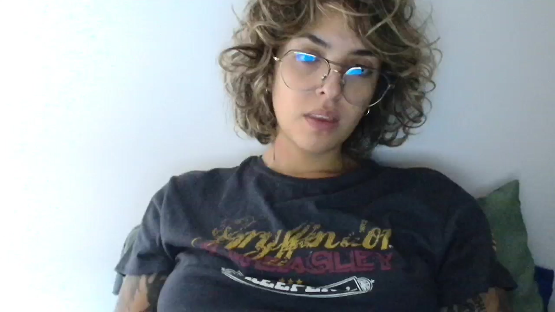 Gallery image thumbnail from RiversideCA's myfreecams stream on, 06/17/2024, 16:47 image 16 of 20