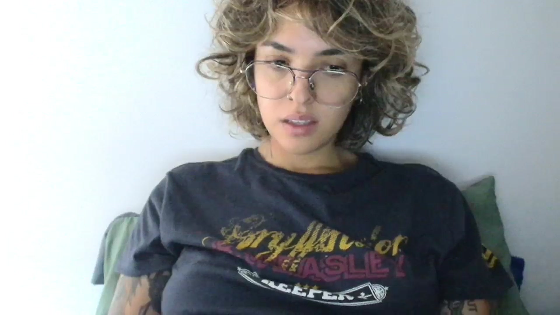 Gallery image thumbnail from RiversideCA's myfreecams stream on, 06/17/2024, 16:47 image 19 of 20
