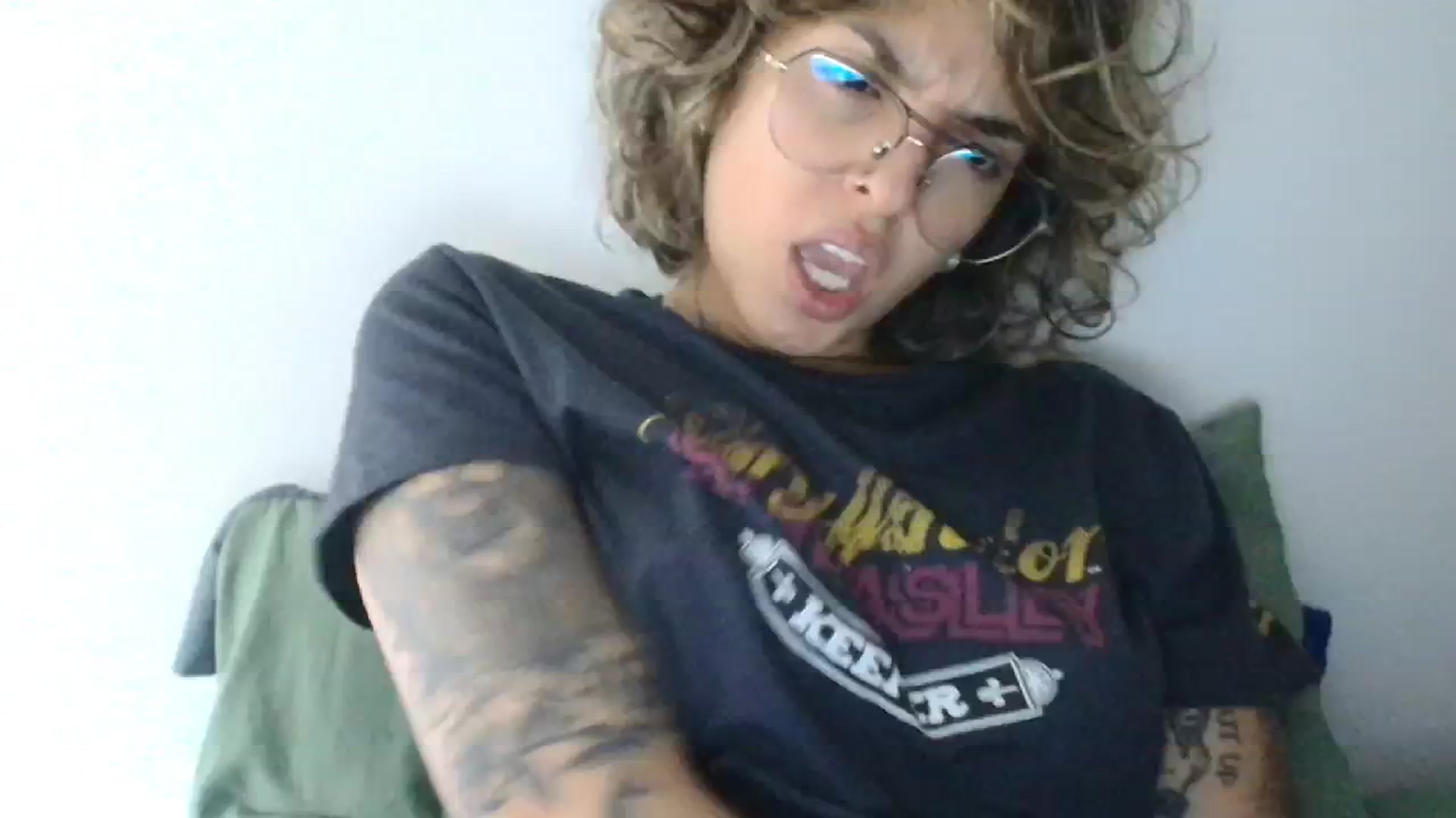 Gallery image thumbnail from RiversideCA's myfreecams stream on, 06/17/2024, 16:47 image 18 of 20
