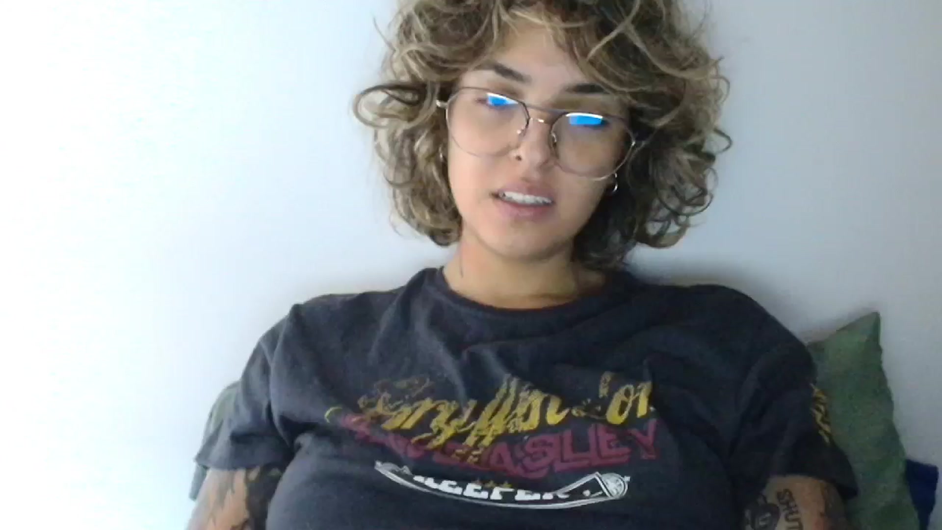 Gallery image thumbnail from RiversideCA's myfreecams stream on, 06/17/2024, 16:47 image 15 of 20