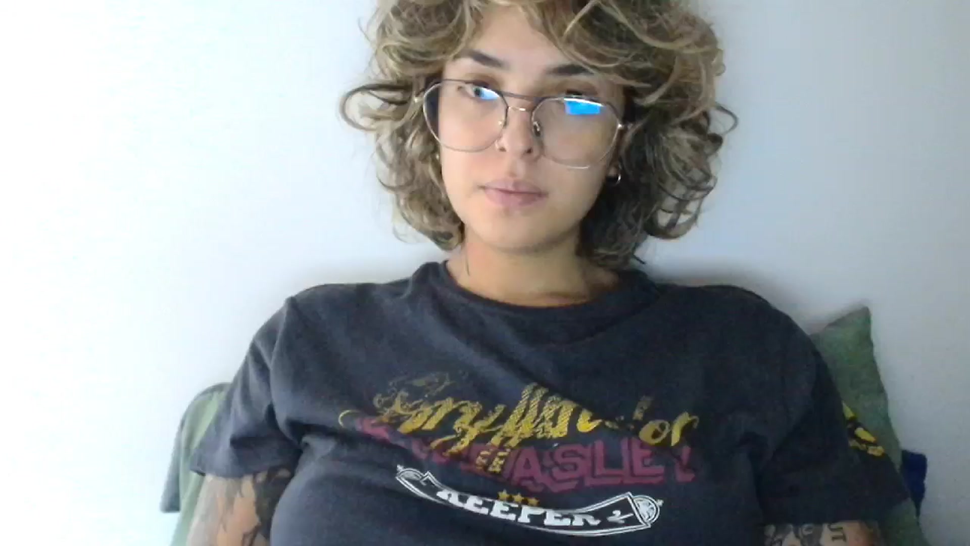 Gallery image thumbnail from RiversideCA's myfreecams stream on, 06/17/2024, 16:47 image 17 of 20