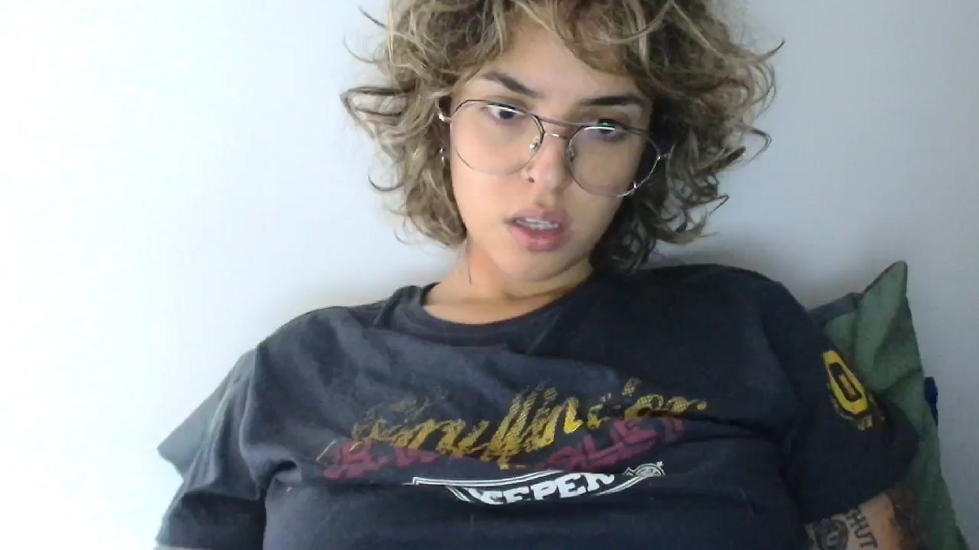 Gallery image thumbnail from RiversideCA's myfreecams stream on, 06/17/2024, 17:28 image 16 of 20
