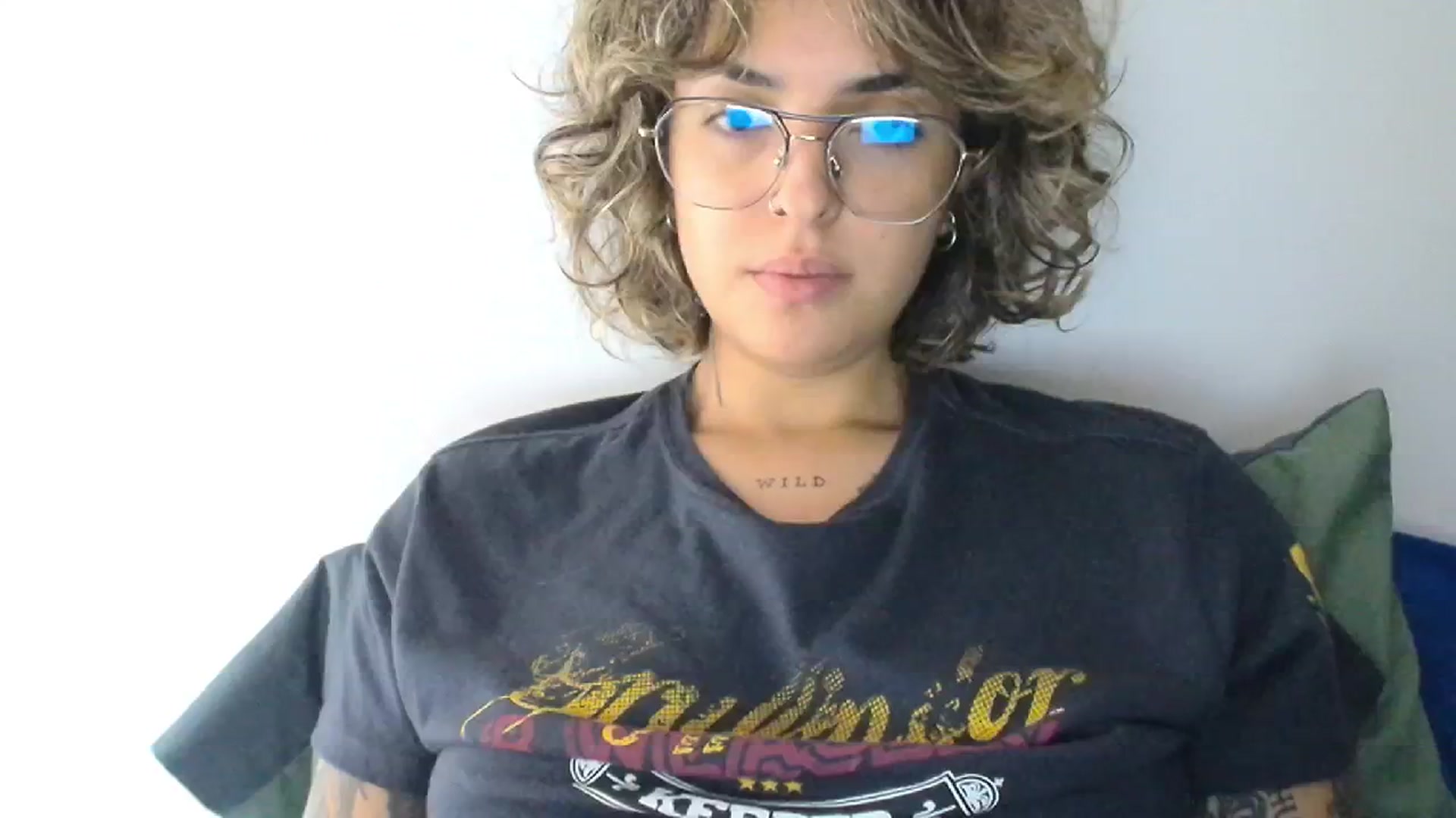 Gallery image thumbnail from RiversideCA's myfreecams stream on, 06/17/2024, 19:12 image 7 of 20