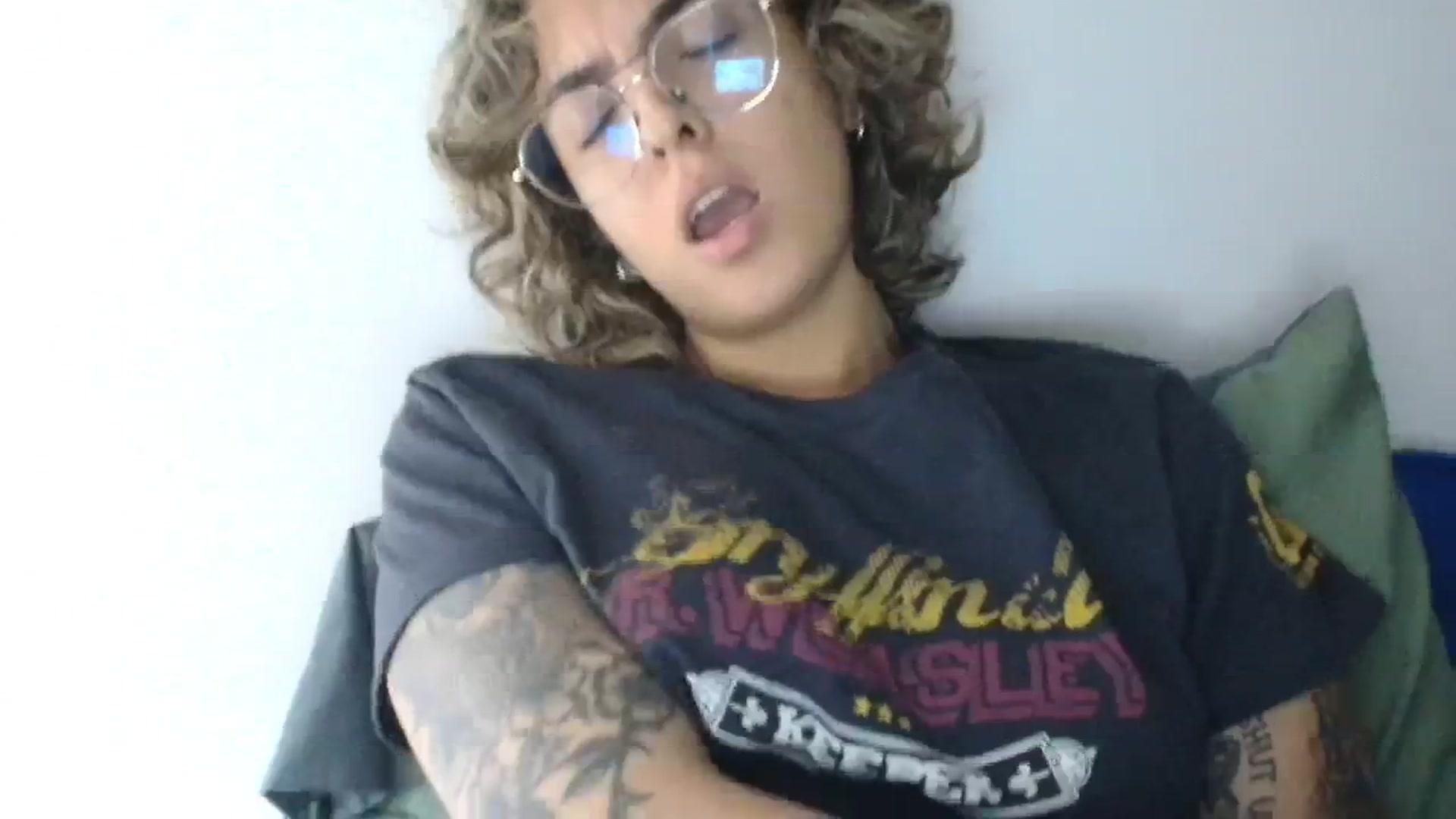 Gallery image thumbnail from RiversideCA's myfreecams stream on, 06/17/2024, 19:12 image 13 of 20