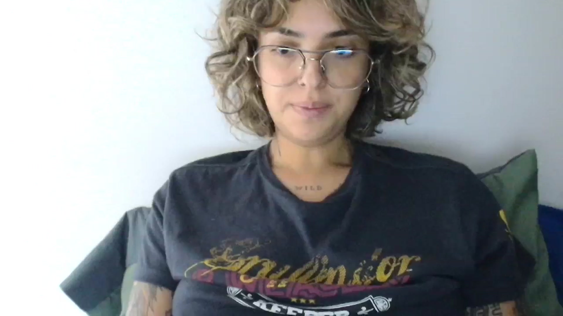 Gallery image thumbnail from RiversideCA's myfreecams stream on, 06/17/2024, 19:12 image 8 of 20