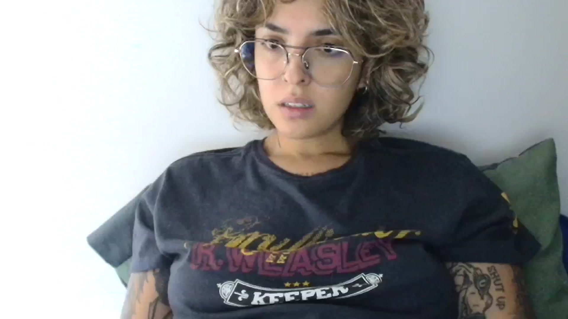 Gallery image thumbnail from RiversideCA's myfreecams stream on, 06/17/2024, 19:12 image 1 of 20