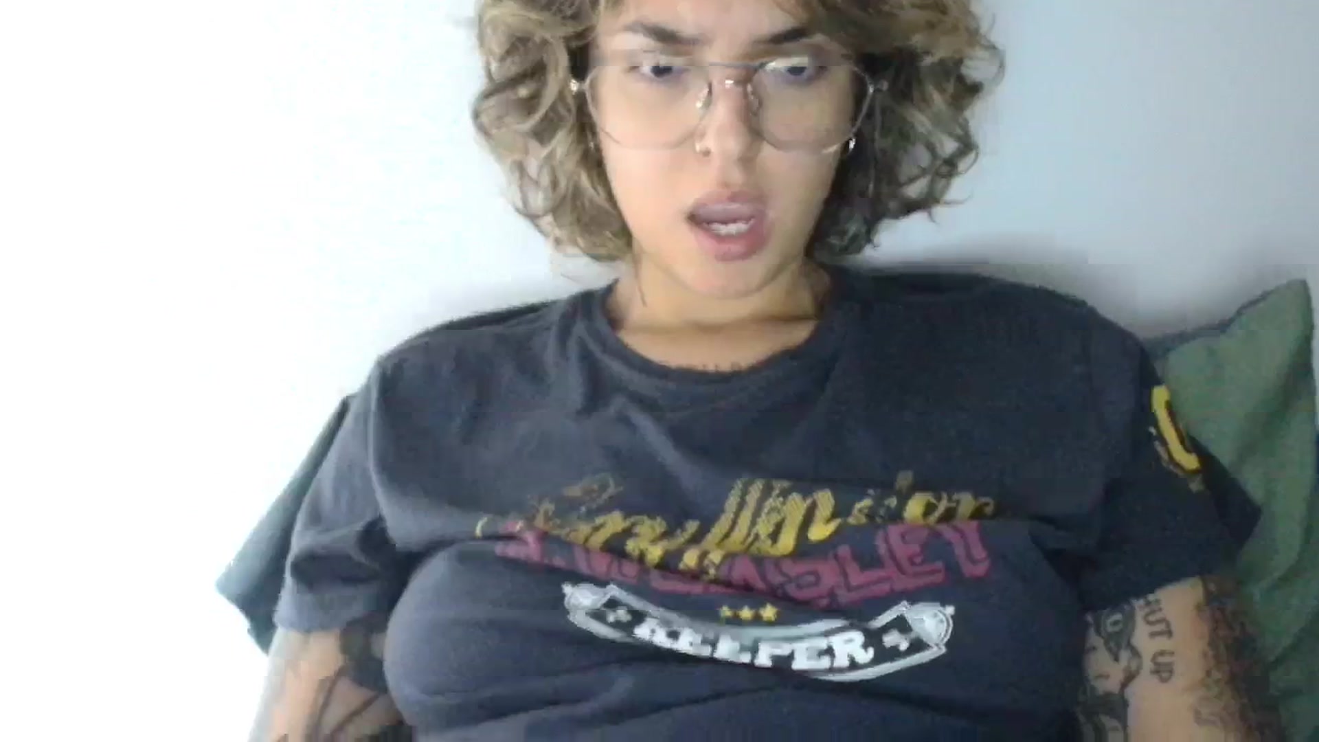 Gallery image thumbnail from RiversideCA's myfreecams stream on, 06/17/2024, 19:12 image 20 of 20