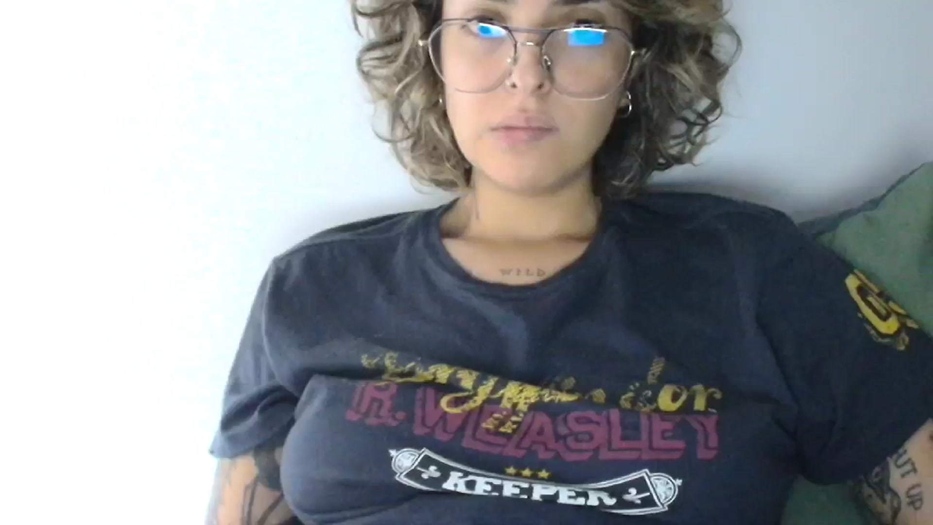 Gallery image thumbnail from RiversideCA's myfreecams stream on, 06/17/2024, 19:12 image 15 of 20