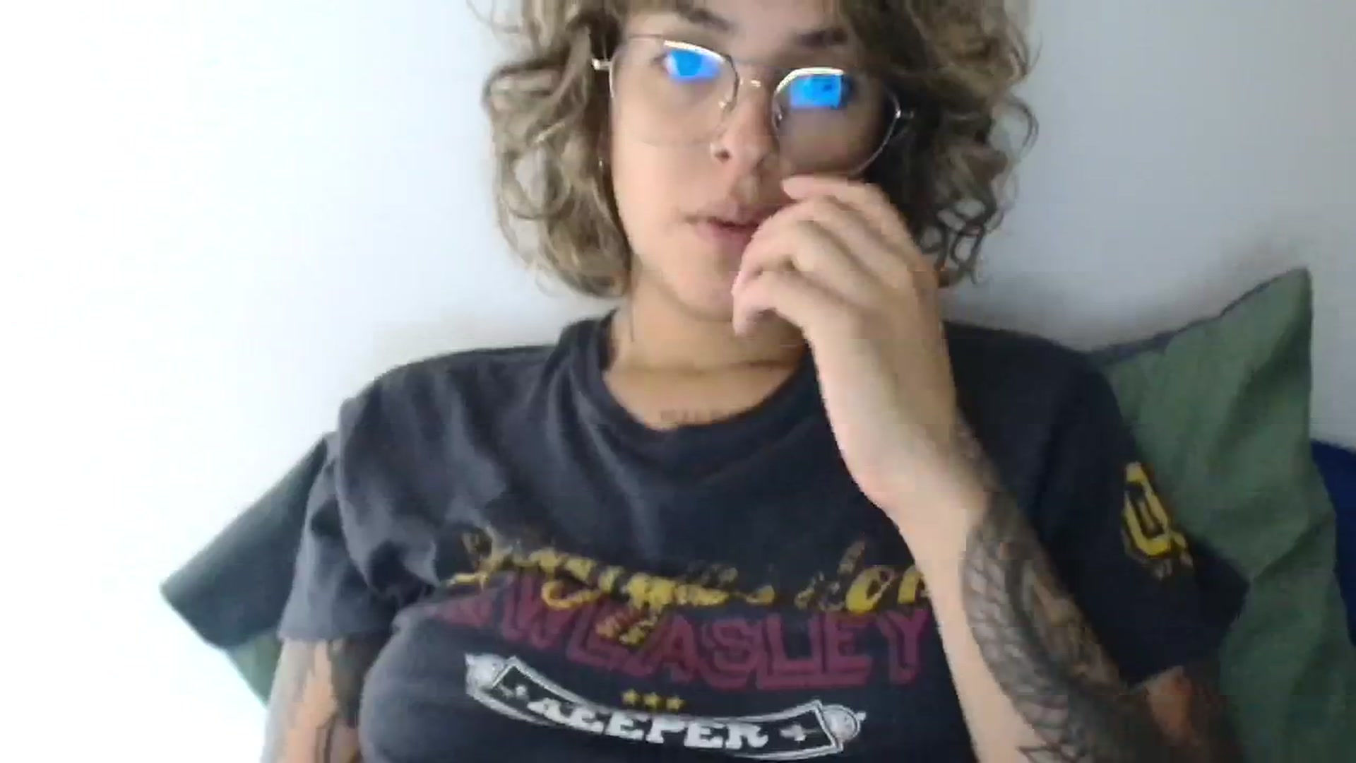 Gallery image thumbnail from RiversideCA's myfreecams stream on, 06/17/2024, 19:12 image 6 of 20