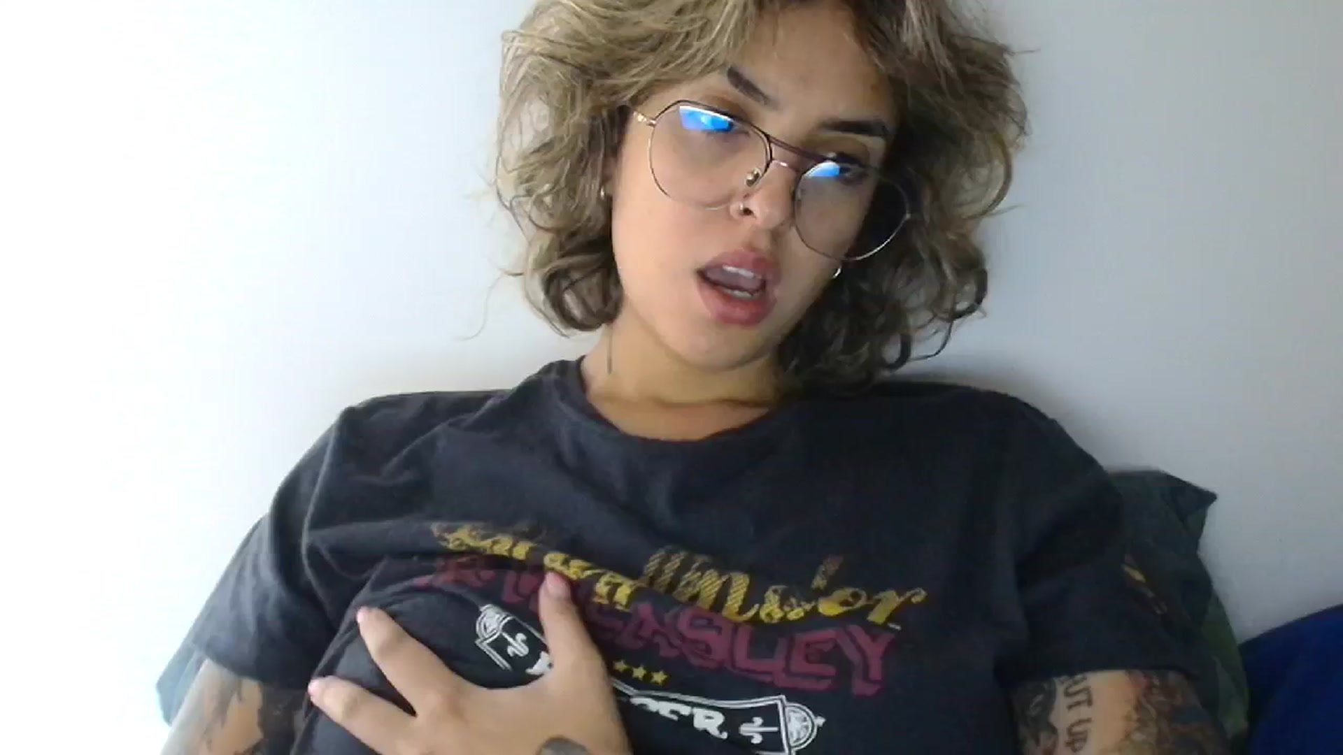 Gallery image thumbnail from RiversideCA's myfreecams stream on, 06/18/2024, 16:42 image 3 of 20