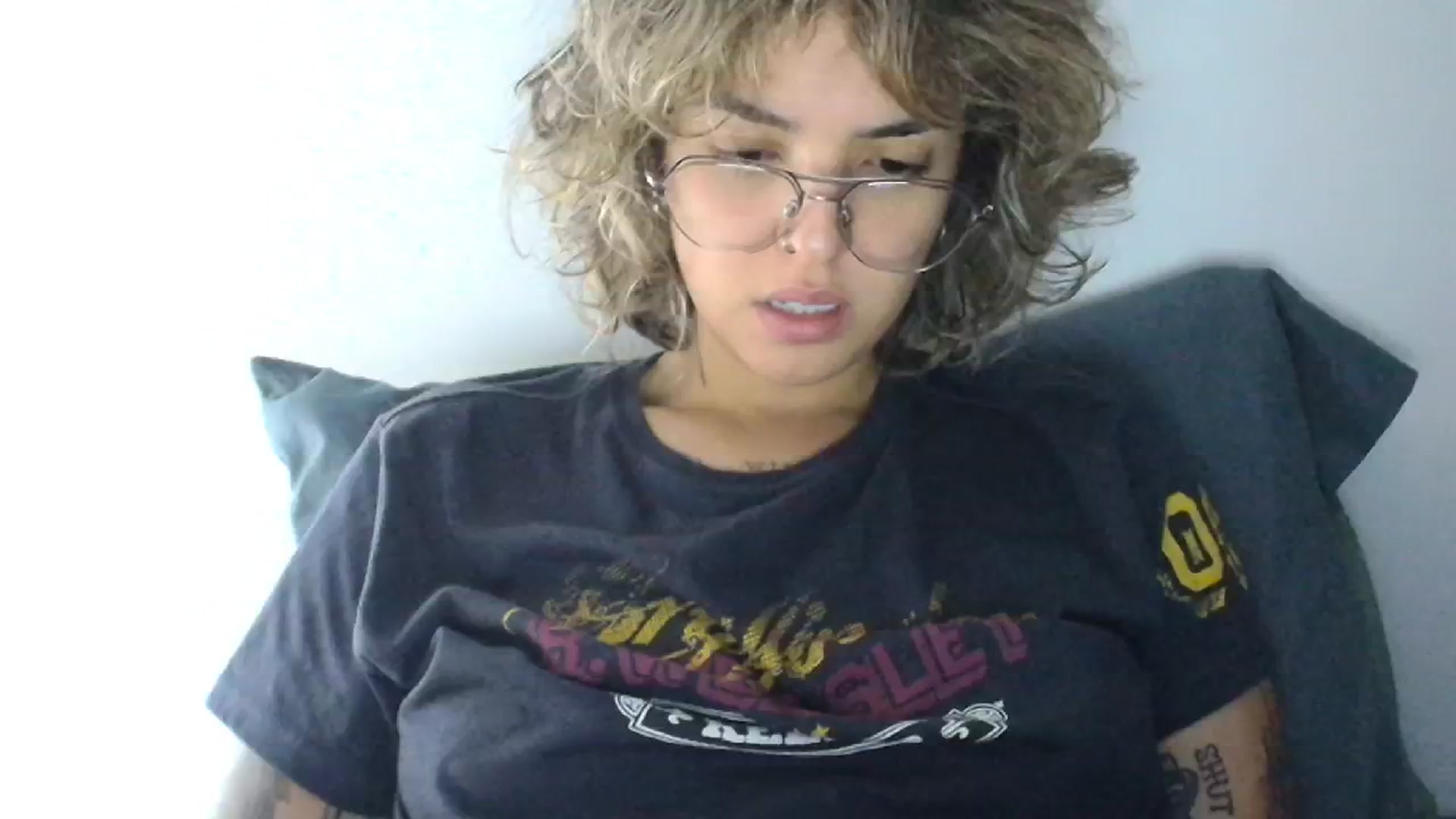 Gallery image thumbnail from RiversideCA's myfreecams stream on, 06/18/2024, 17:18 image 16 of 20