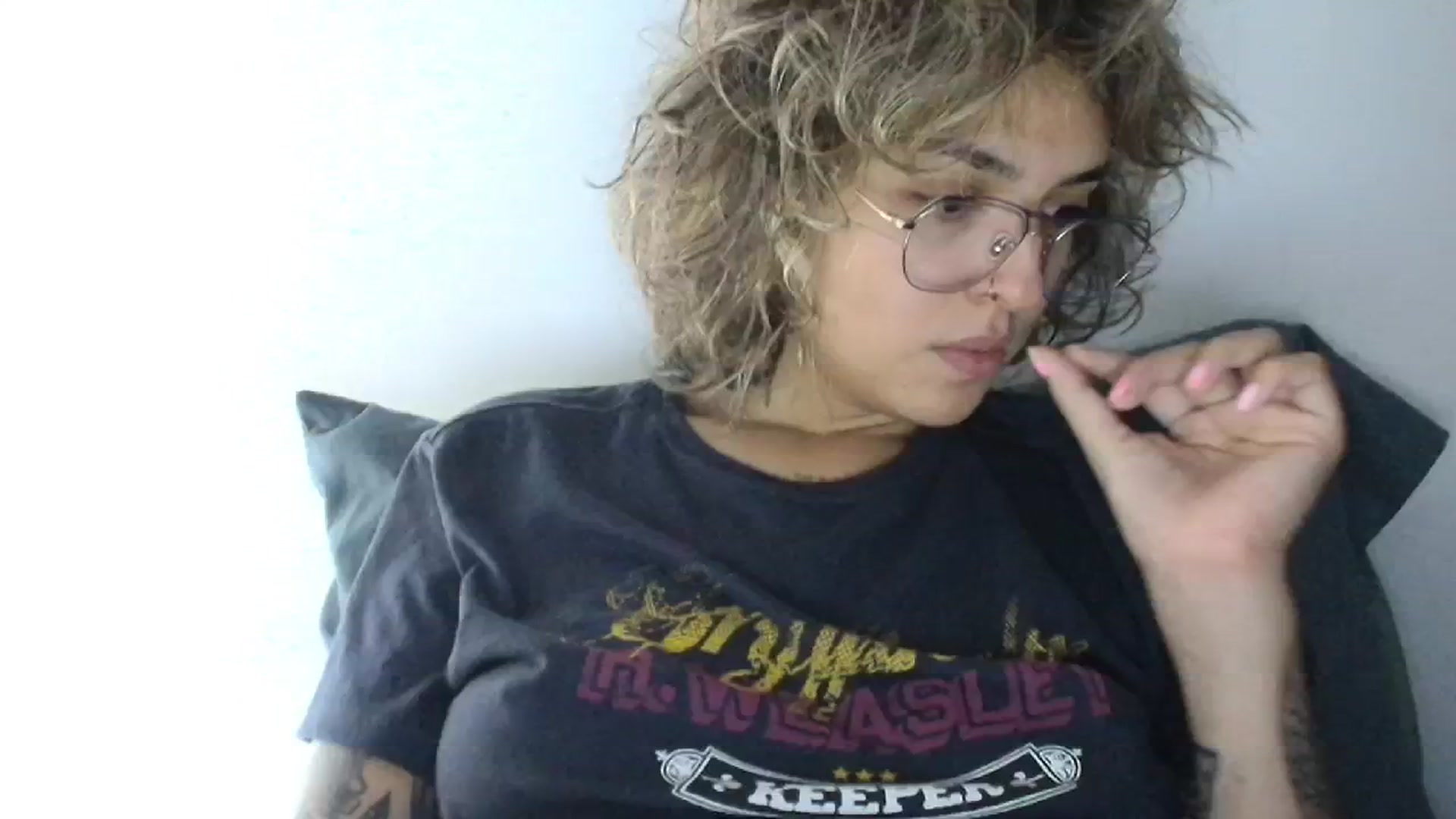 Gallery image thumbnail from RiversideCA's myfreecams stream on, 06/18/2024, 17:18 image 10 of 20
