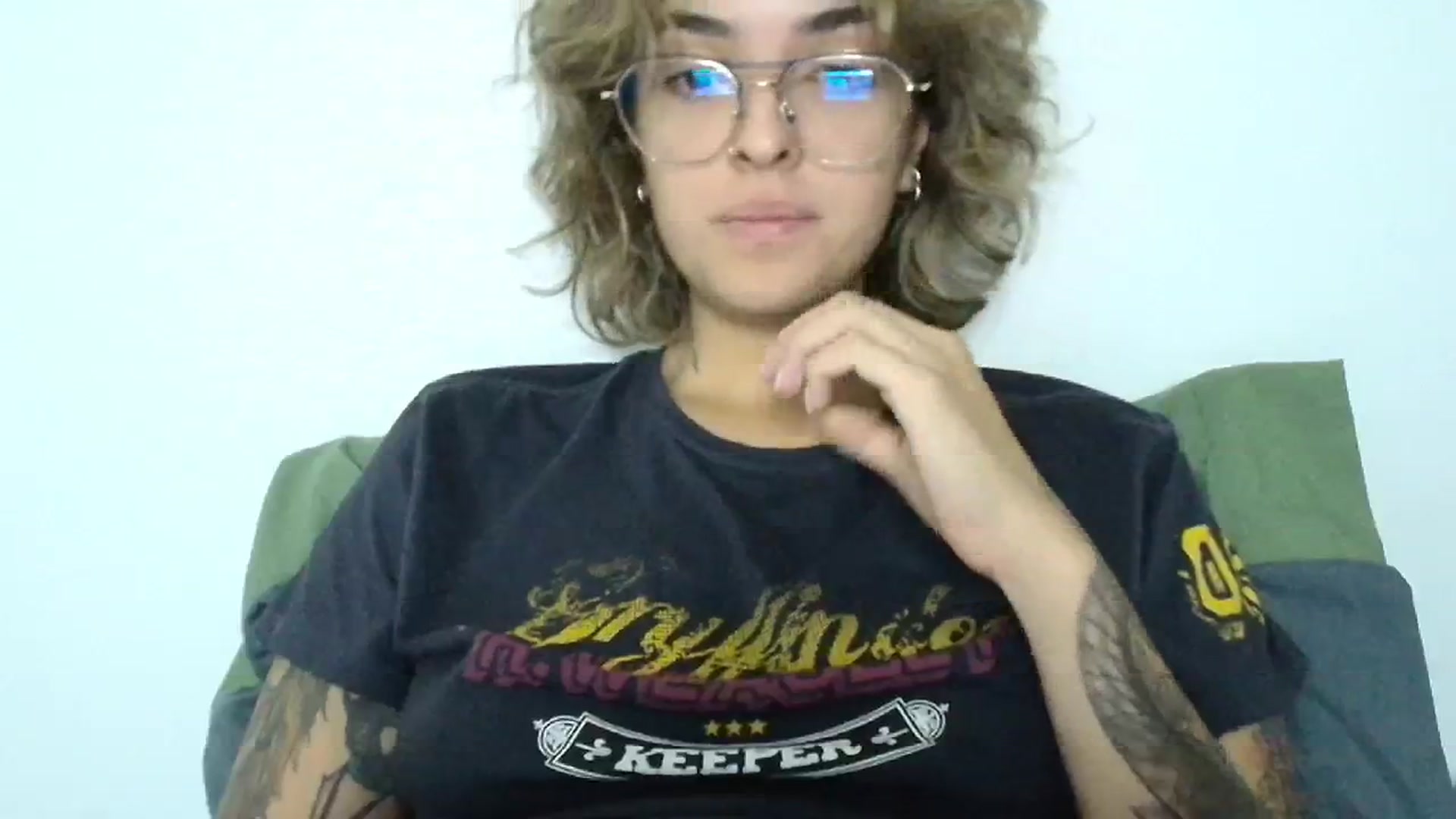 Gallery image thumbnail from RiversideCA's myfreecams stream on, 06/19/2024, 19:11 image 10 of 20