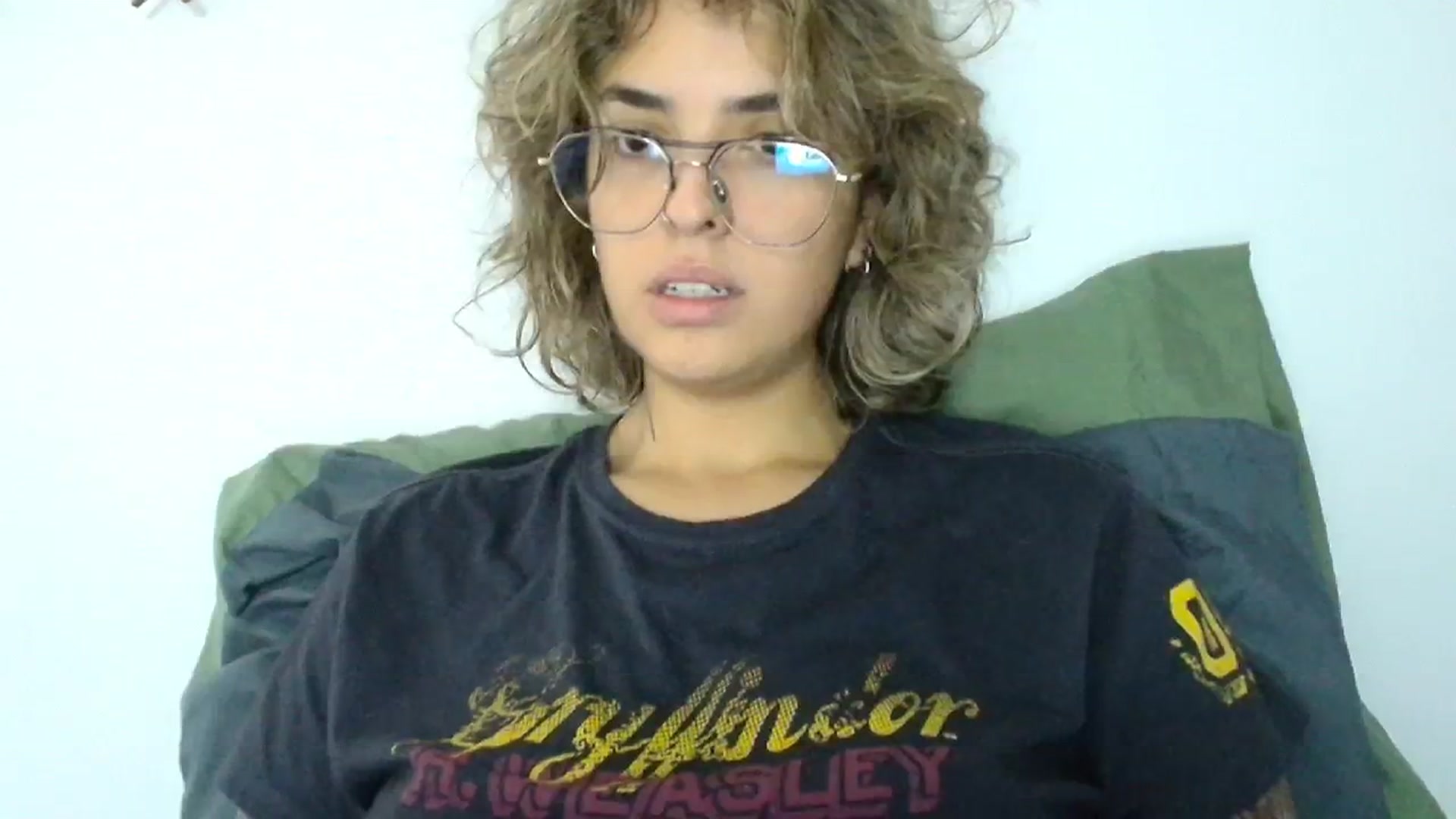 Gallery image thumbnail from RiversideCA's myfreecams stream on, 06/19/2024, 19:11 image 5 of 20