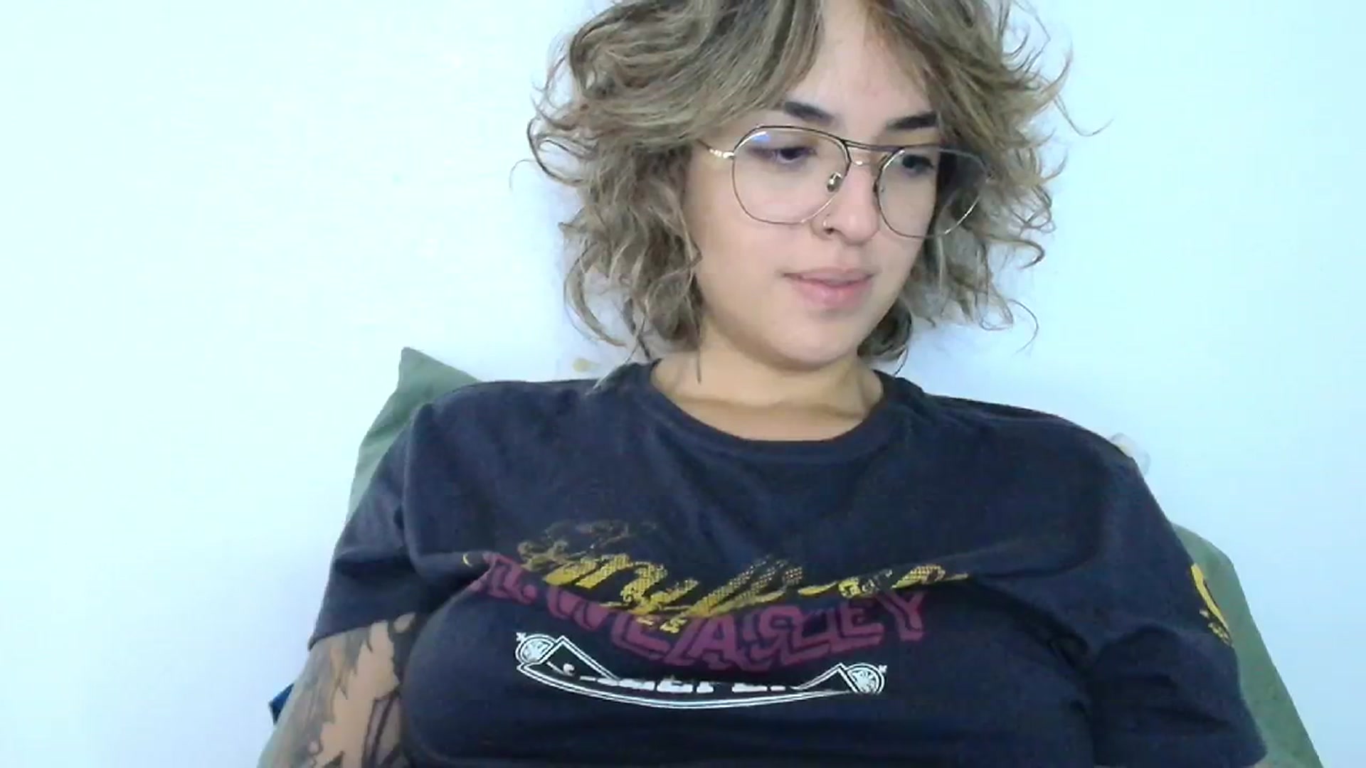 Gallery image thumbnail from RiversideCA's myfreecams stream on, 06/22/2024, 17:26 image 4 of 20
