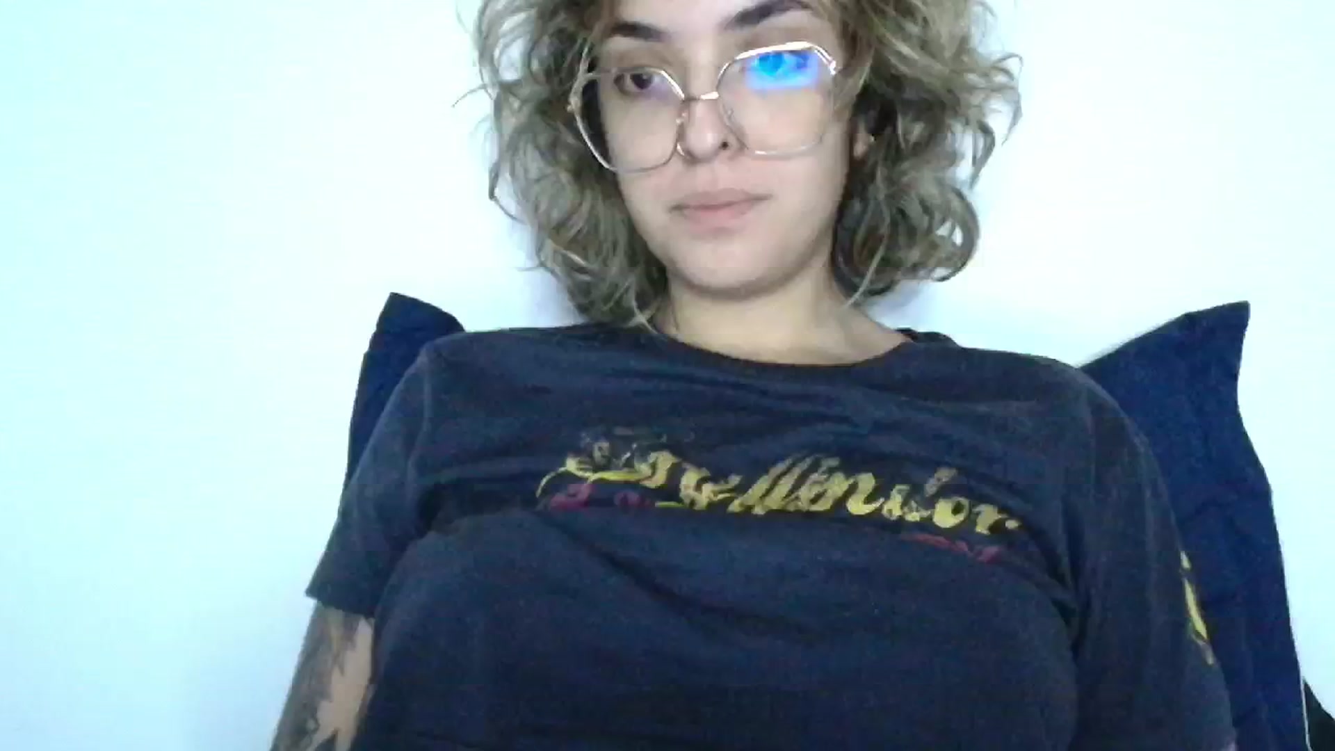 Gallery image thumbnail from RiversideCA's myfreecams stream on, 06/26/2024, 07:37 image 5 of 20