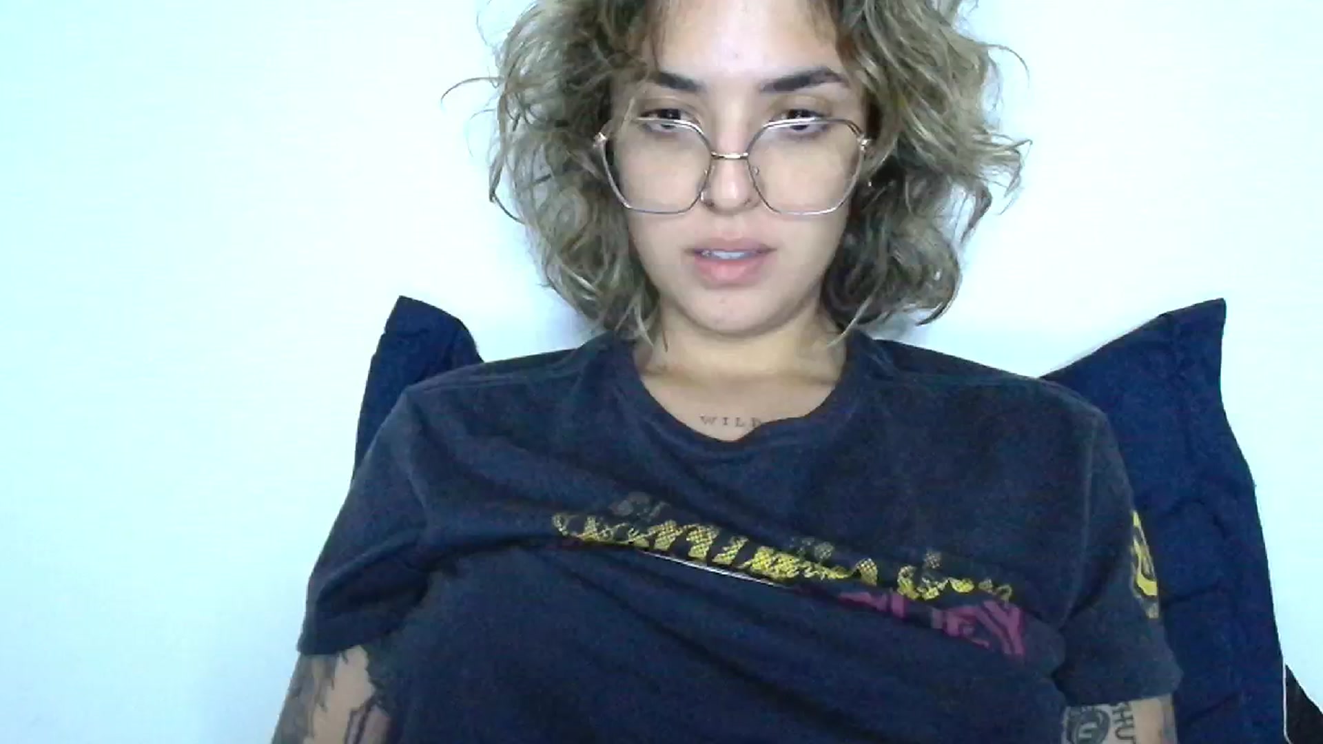 Gallery image thumbnail from RiversideCA's myfreecams stream on, 06/26/2024, 07:37 image 6 of 20