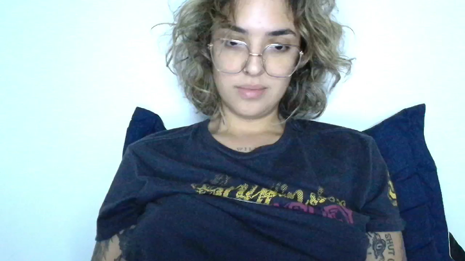 Gallery image thumbnail from RiversideCA's myfreecams stream on, 06/26/2024, 07:37 image 8 of 20