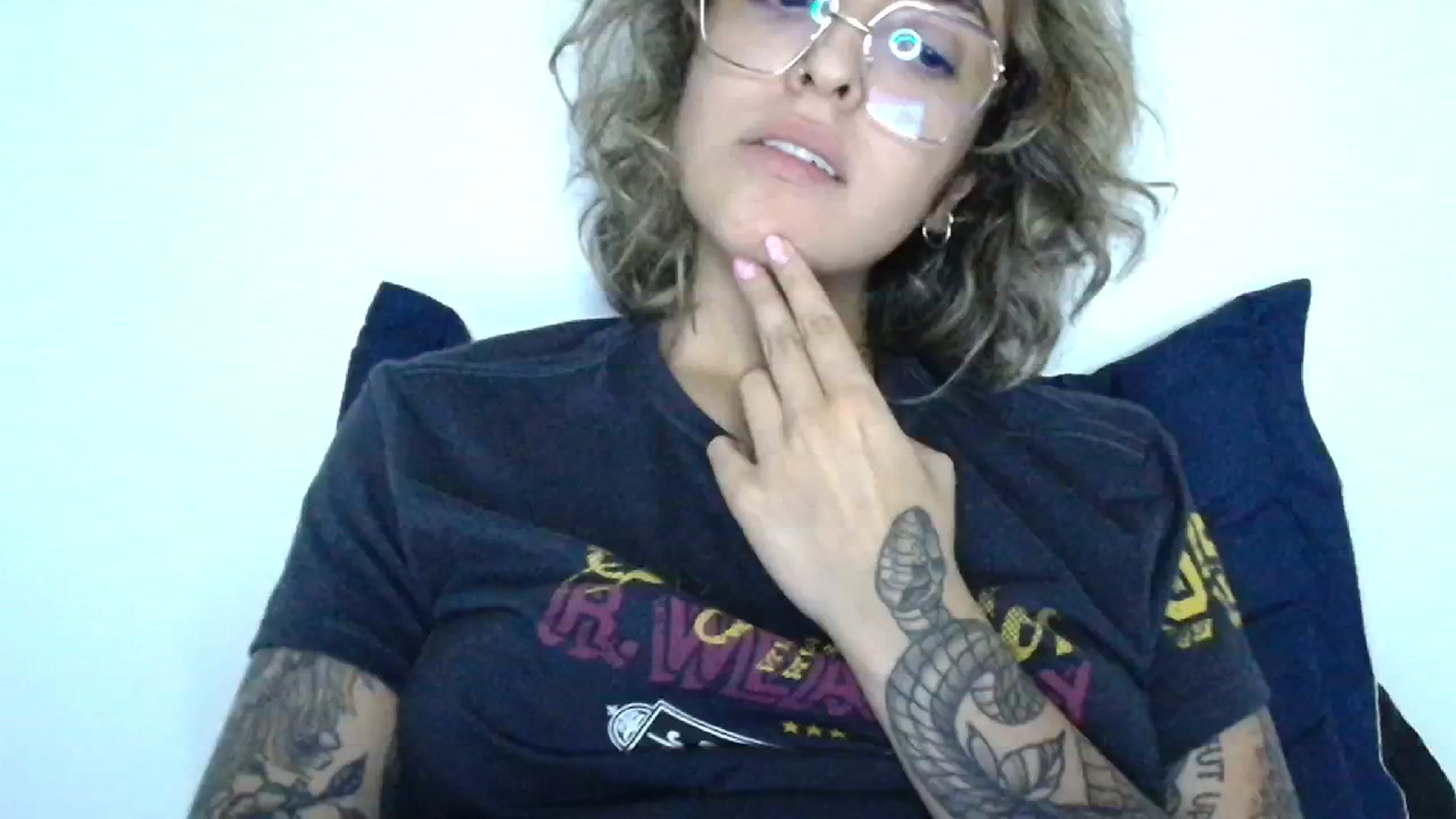 Gallery image thumbnail from RiversideCA's myfreecams stream on, 06/26/2024, 07:37 image 9 of 20