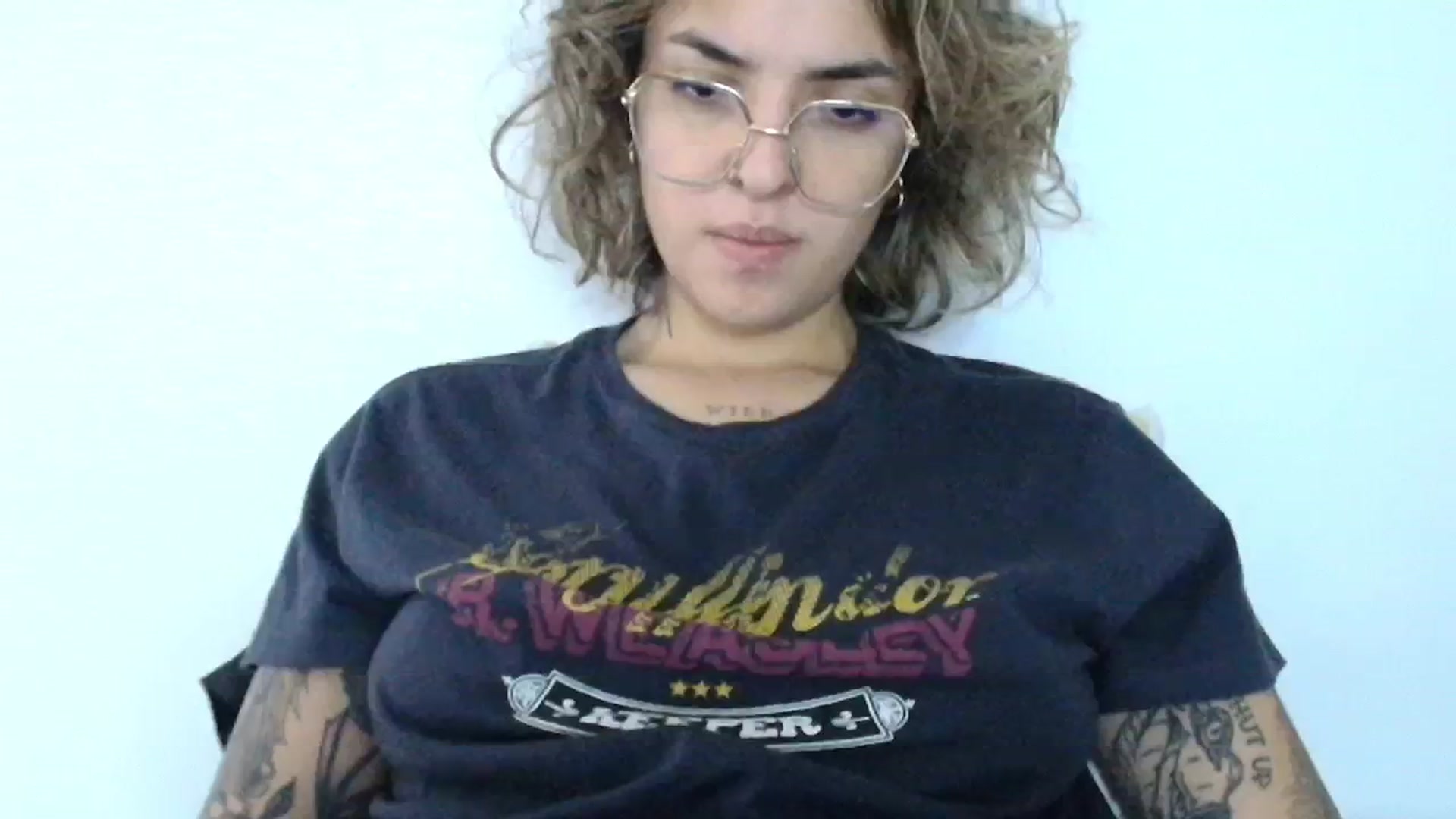 Gallery image thumbnail from RiversideCA's myfreecams stream on, 06/26/2024, 16:33 image 2 of 20