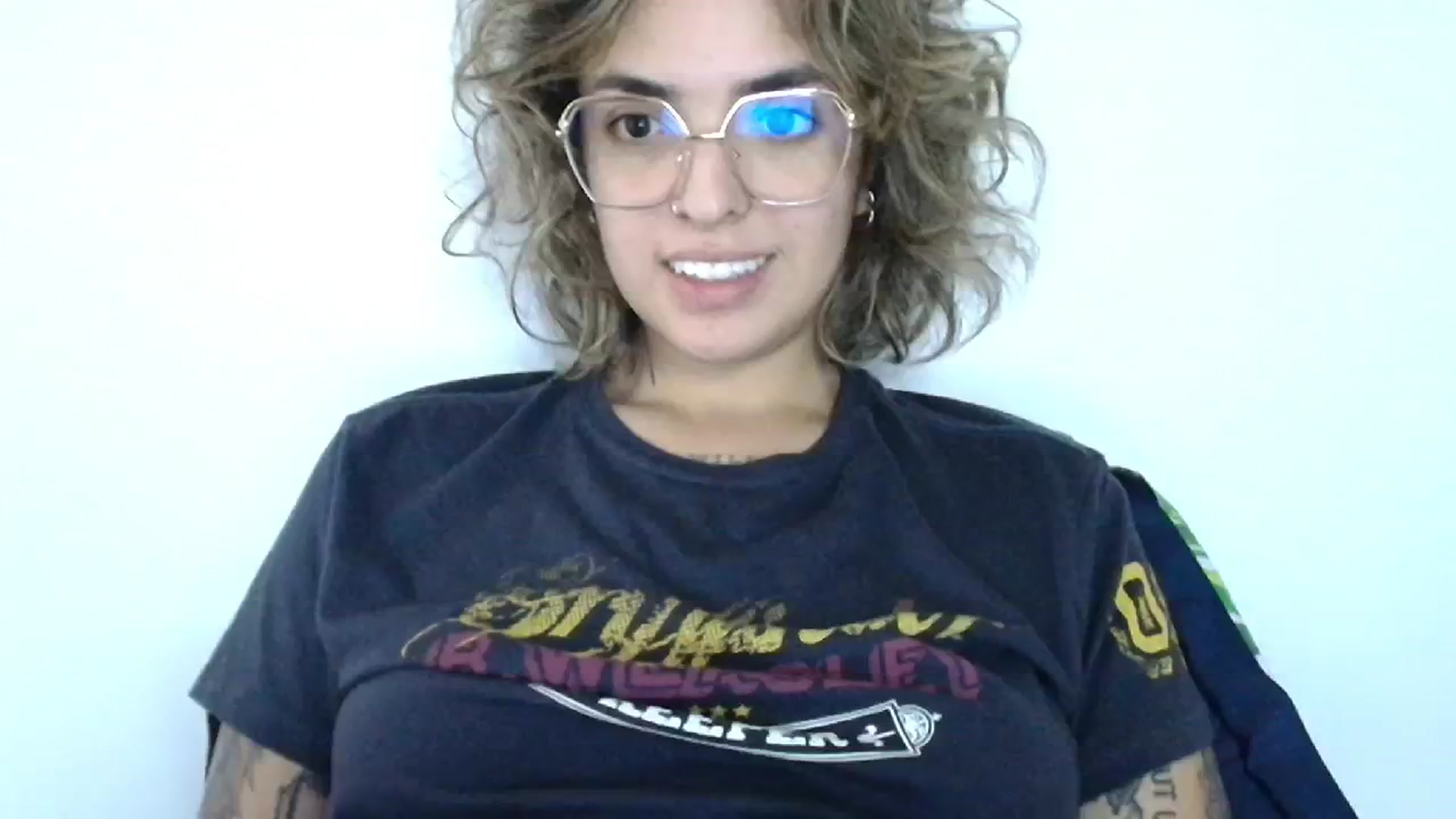 Gallery image thumbnail from RiversideCA's myfreecams stream on, 06/26/2024, 17:27 image 15 of 20