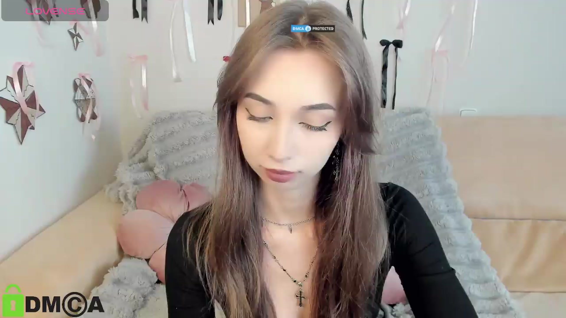 Gallery image thumbnail from RobertaEspert's myfreecams stream on, 08/25/2026, 10:23 image 5 of 20