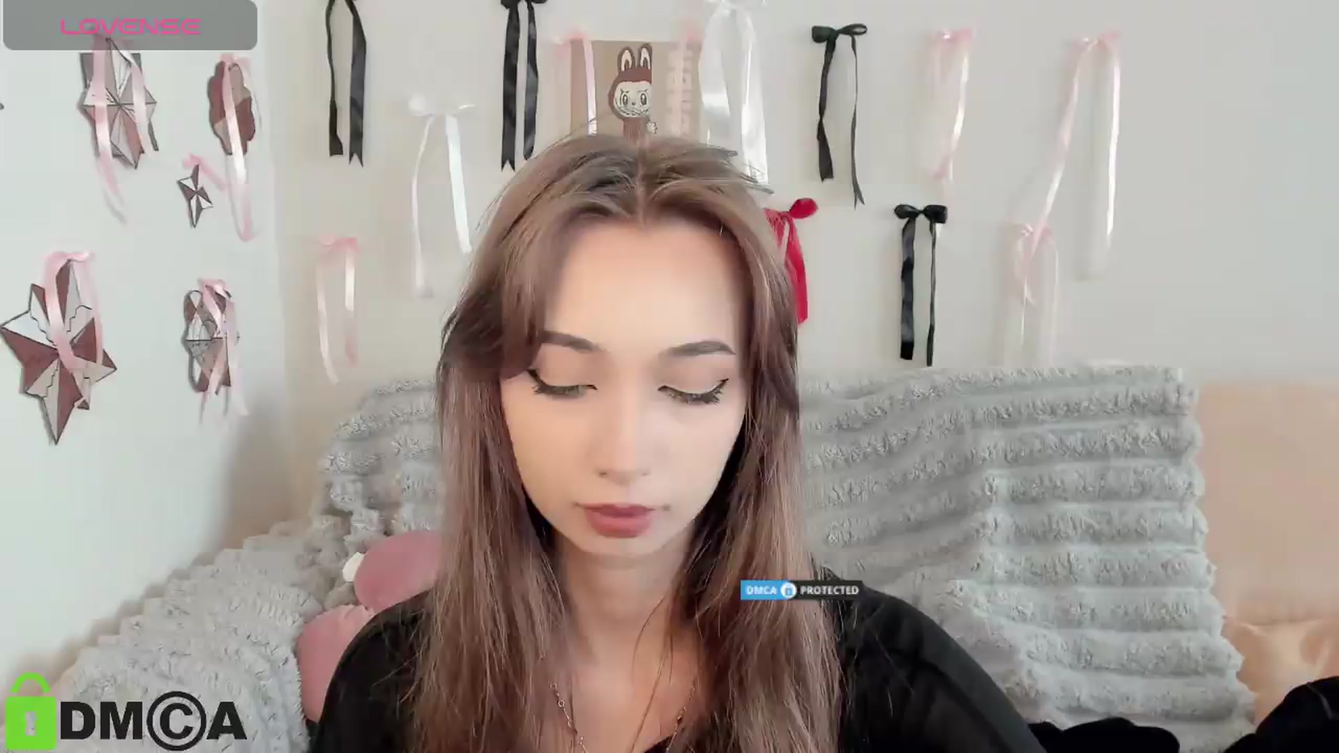 Gallery image thumbnail from RobertaEspert's myfreecams stream on, 08/28/2026, 12:57 image 6 of 20