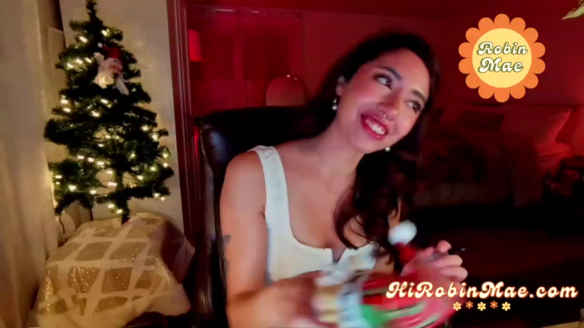 Gallery image thumbnail from RobinMae's myfreecams stream on, 12/02/2022, 08:01 image 2 of 20
