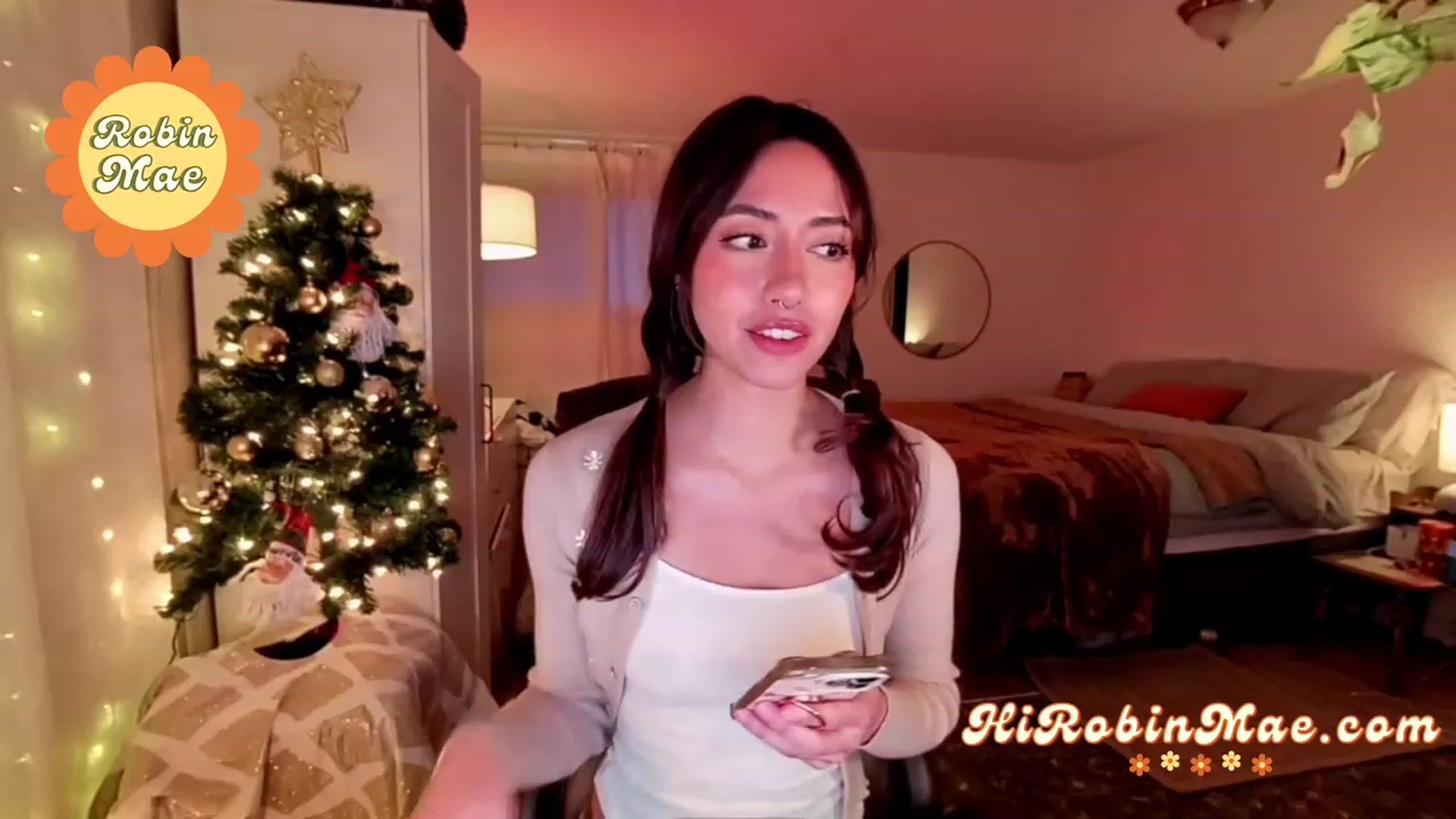 Gallery image thumbnail from RobinMae's myfreecams stream on, 12/06/2022, 01:21 image 9 of 20